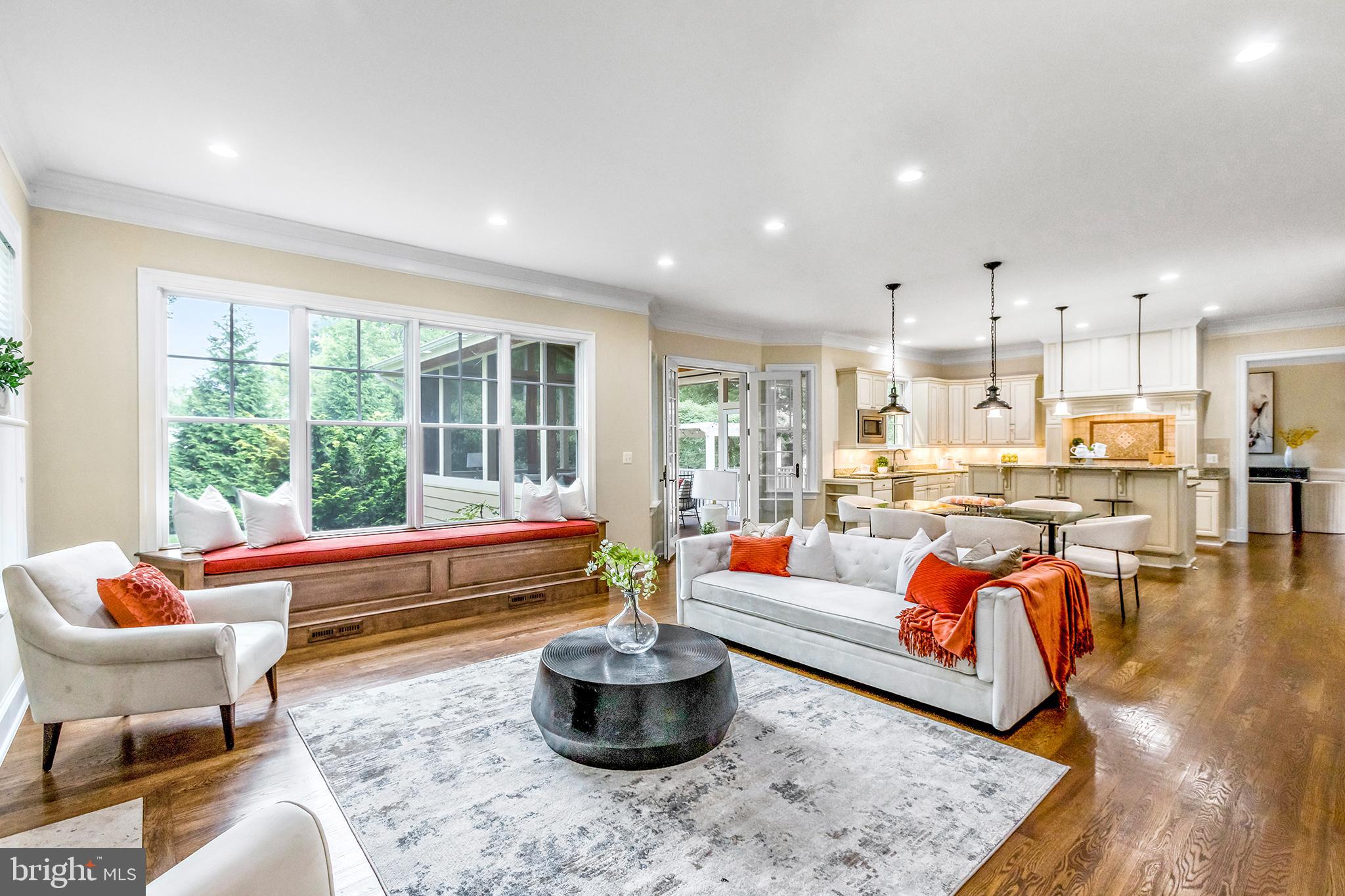 PINE KNOLLS - Residential