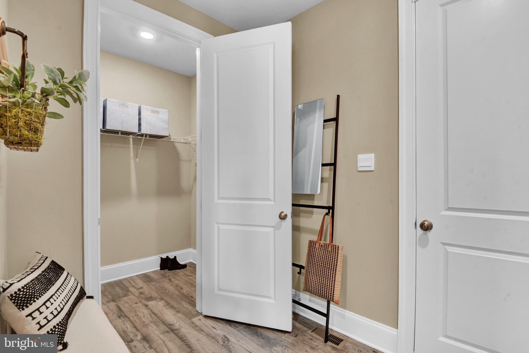 STONEGATE - Residential