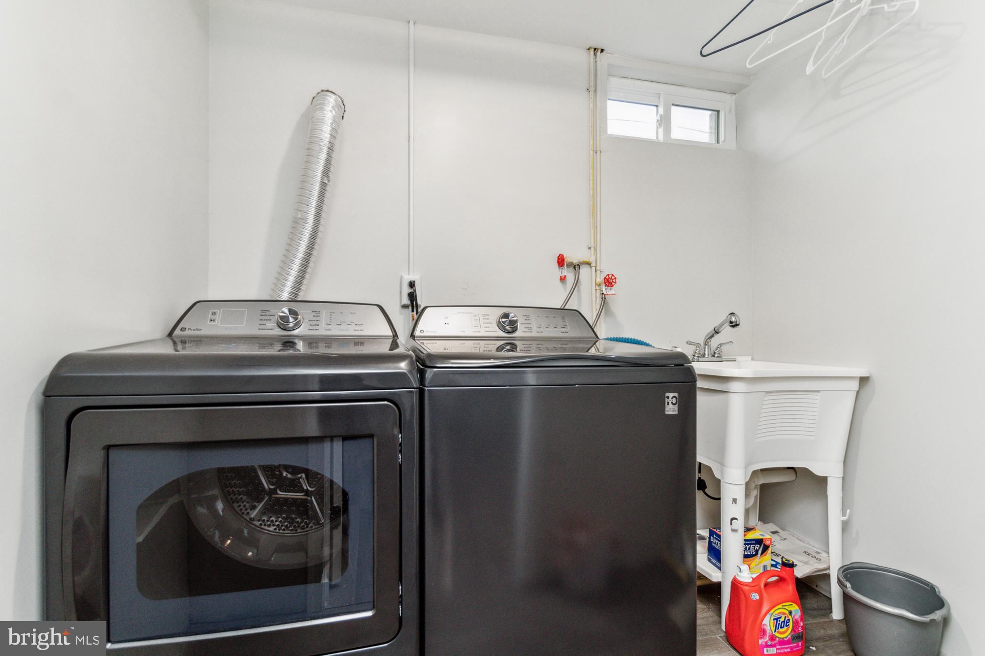 CHADWICK MANOR - Residential