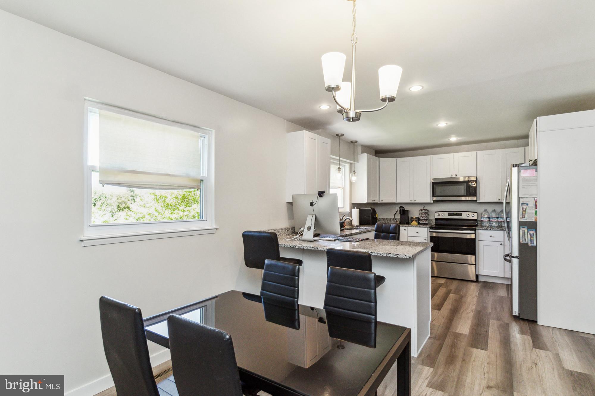 CHADWICK MANOR - Residential