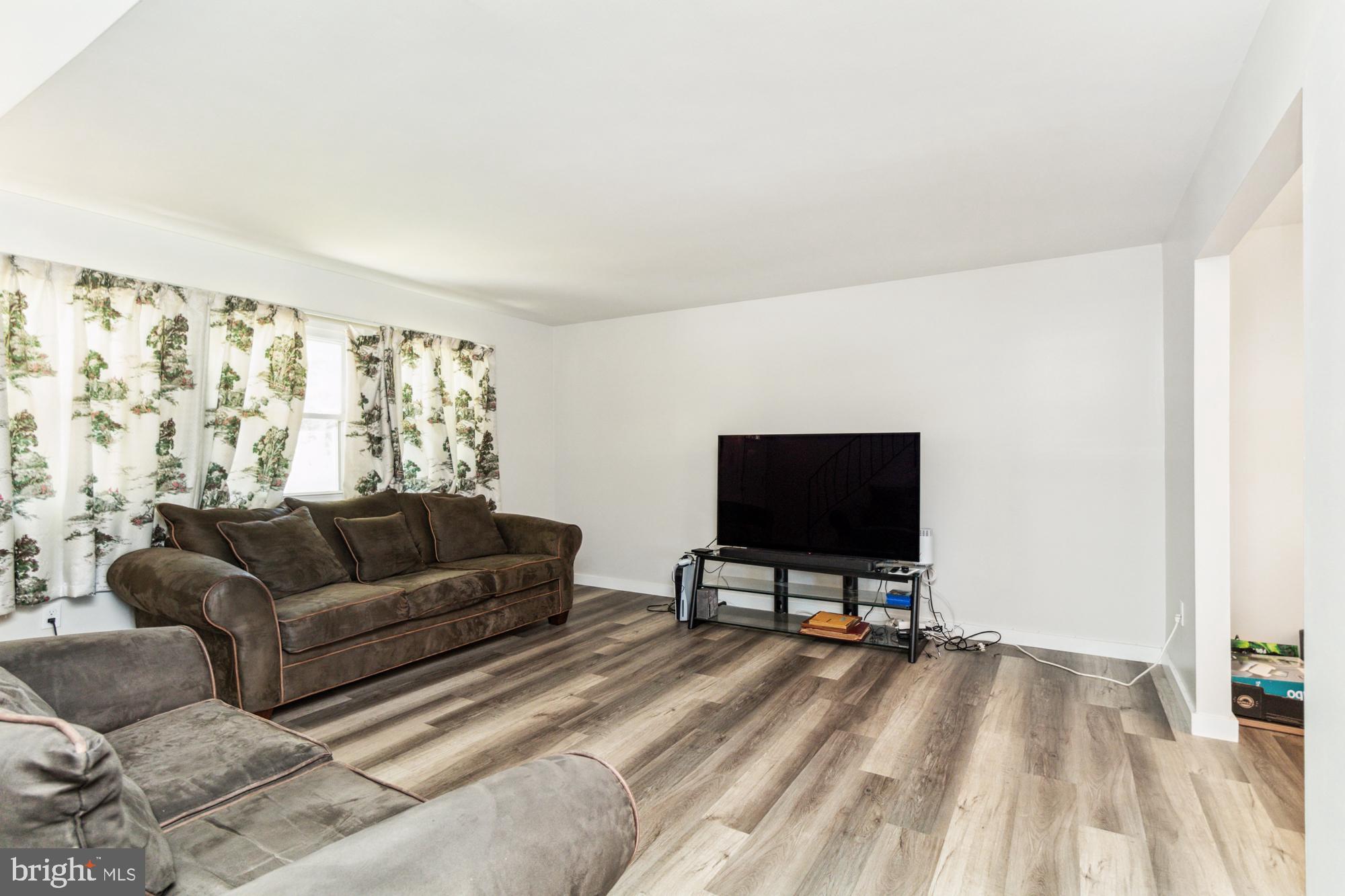 CHADWICK MANOR - Residential