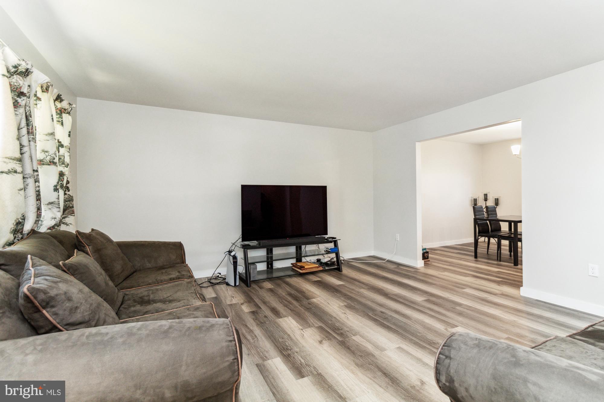 CHADWICK MANOR - Residential