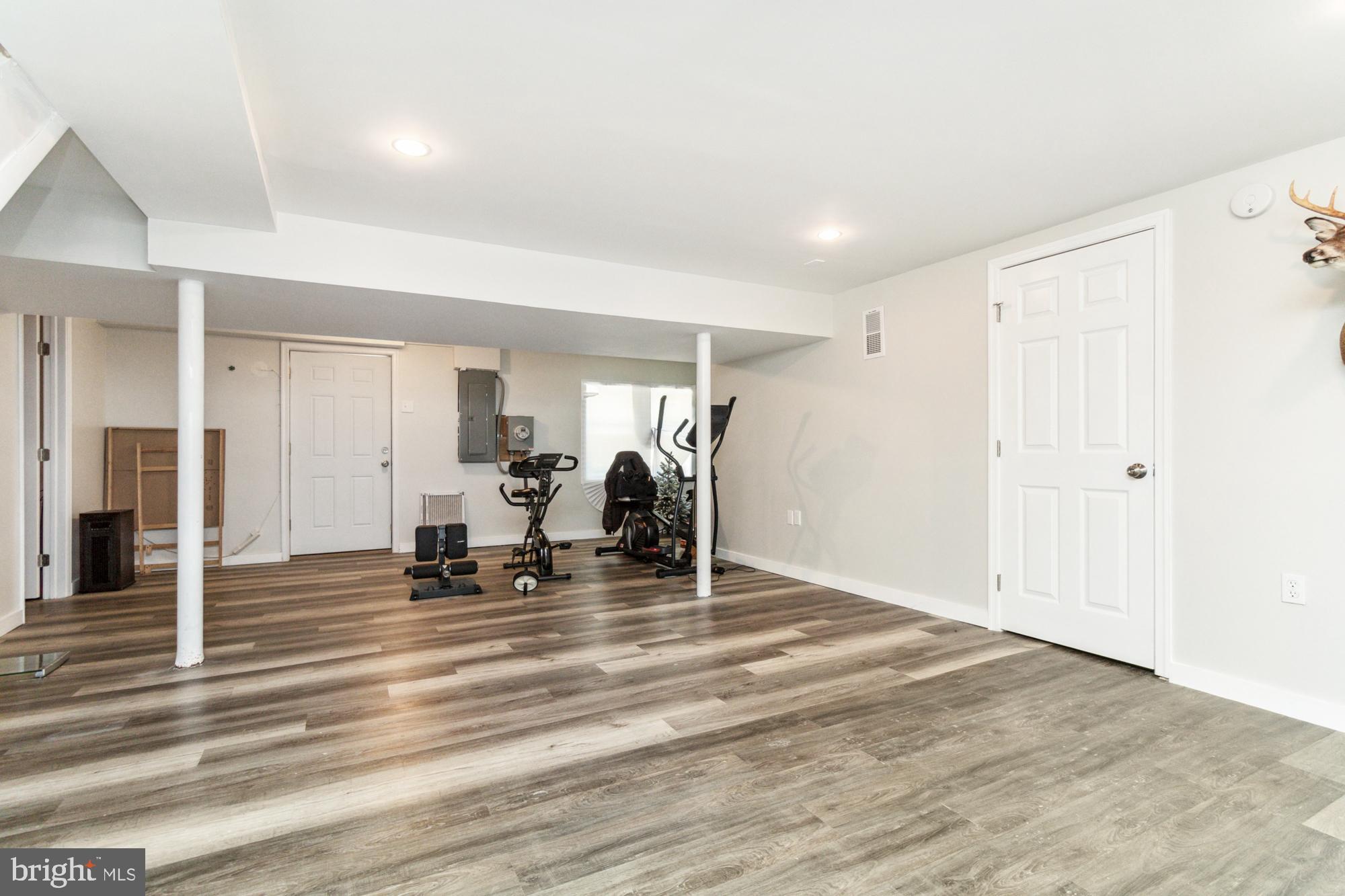 CHADWICK MANOR - Residential