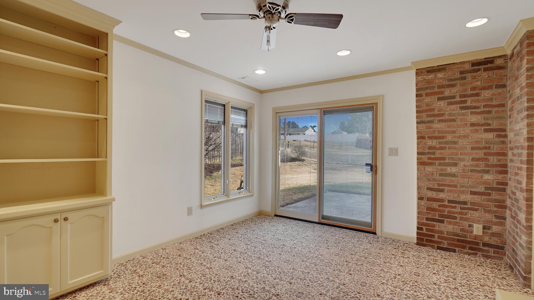 POINTER RIDGE - Residential