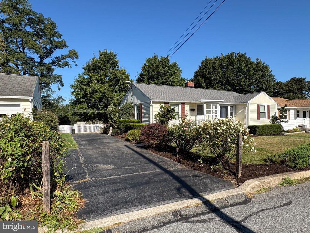 Photo of 112 N 10th Street, AKRON, PA 17501 (MLS # PALA2077220)