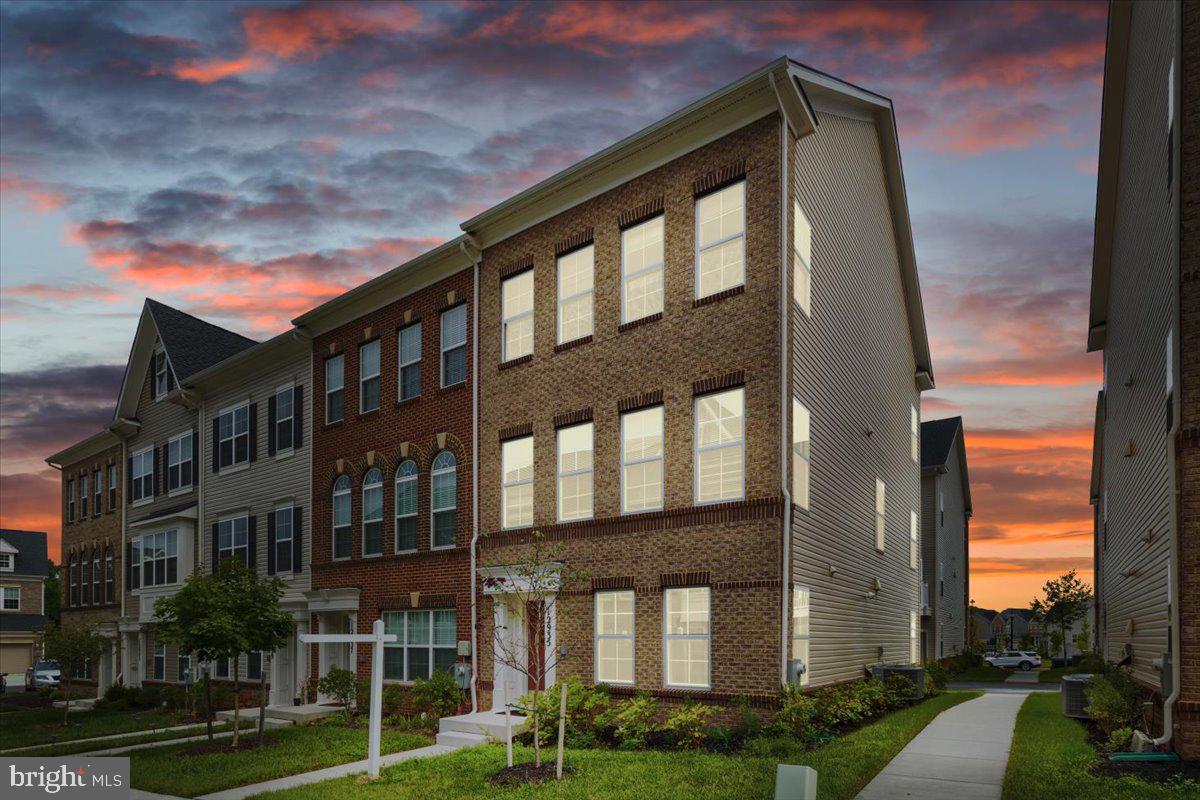 BRICK YARD STATION - Residential