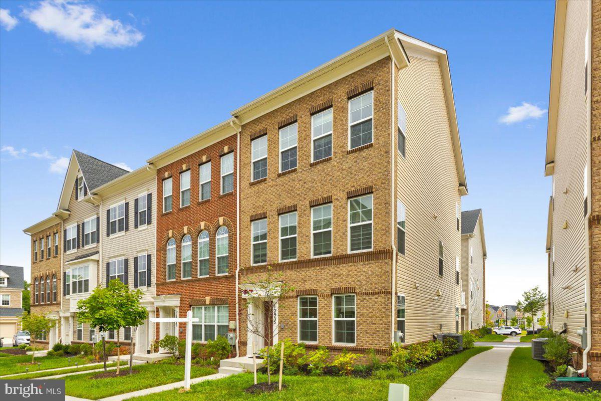 BRICK YARD STATION - Residential