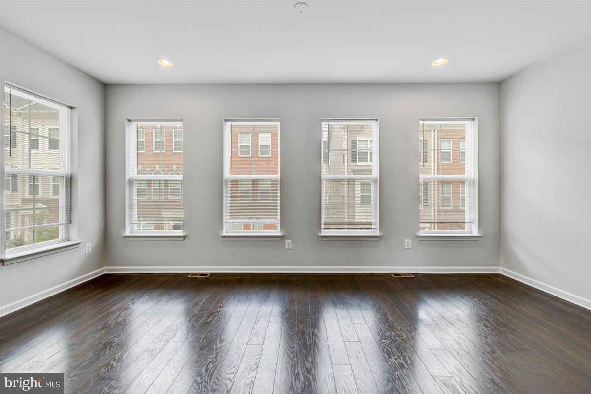 BRICK YARD STATION - Residential