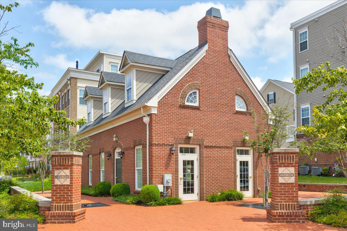 BRICK YARD STATION - Residential