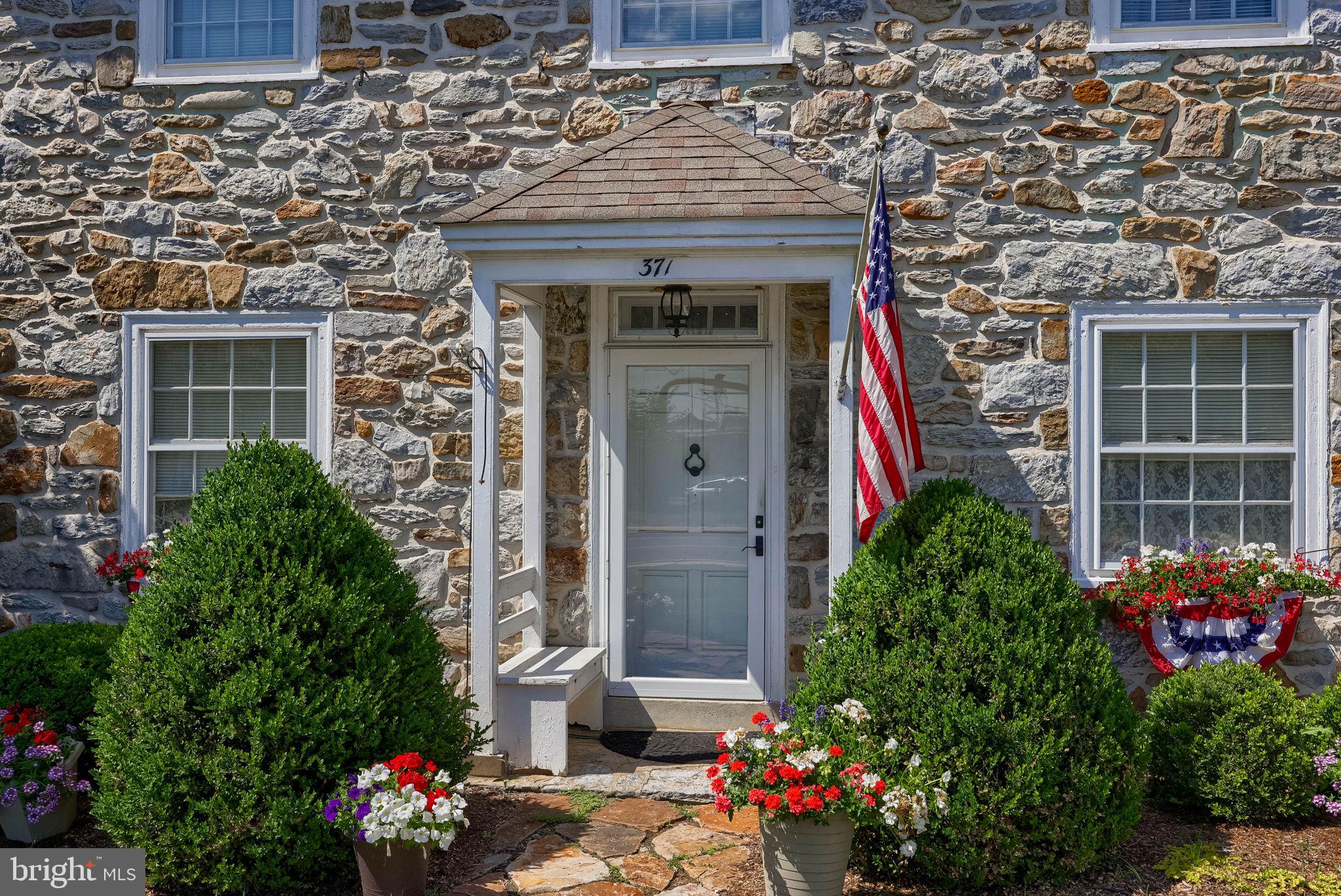 371 E MAIN STREET