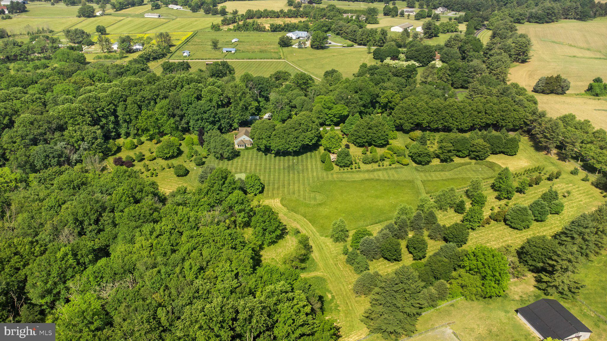 SUNDOWN HILLS - Farm