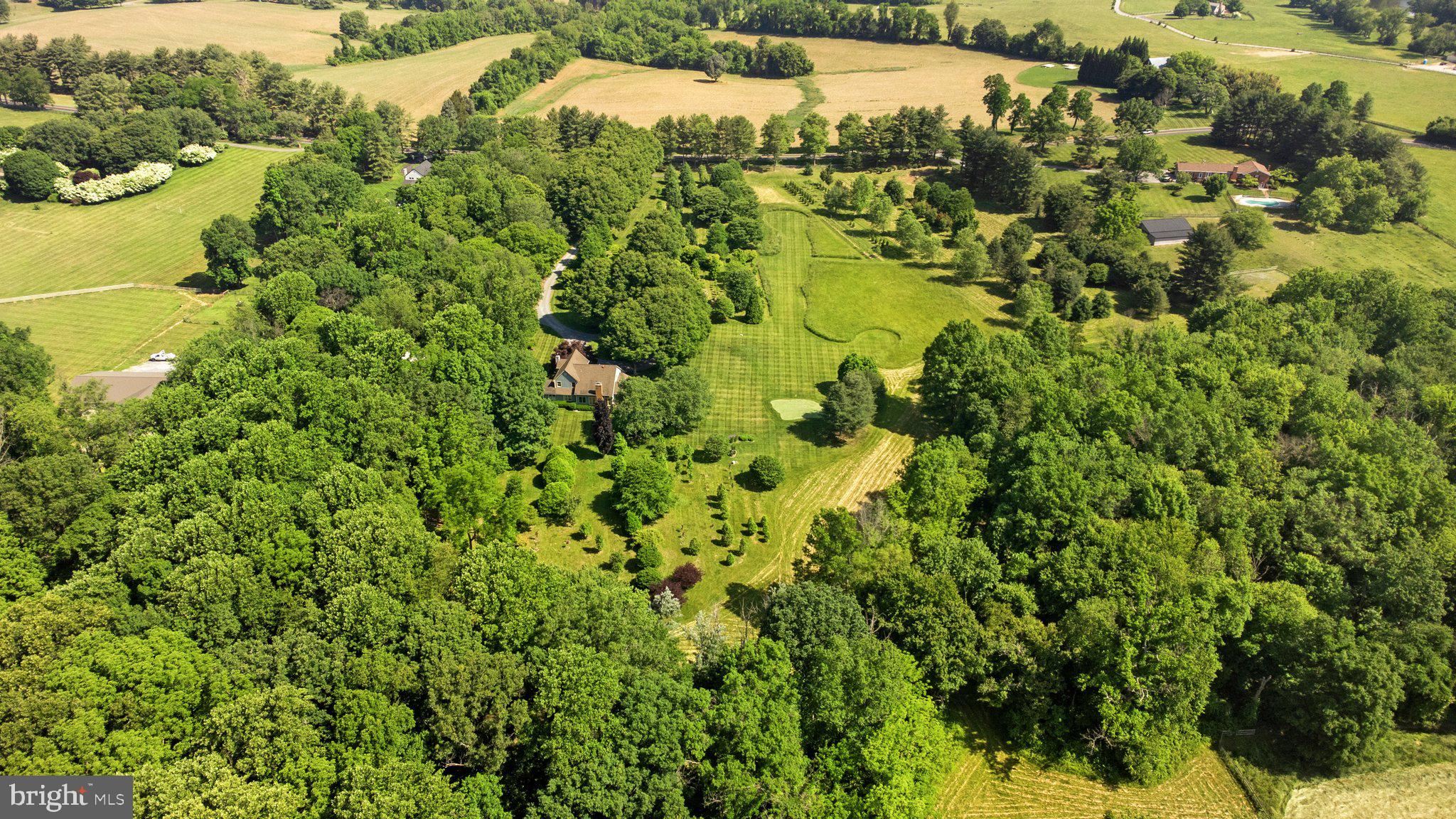 SUNDOWN HILLS - Farm