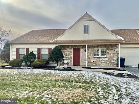 155 HEARTHSTONE LANE LEBANON PA 17042