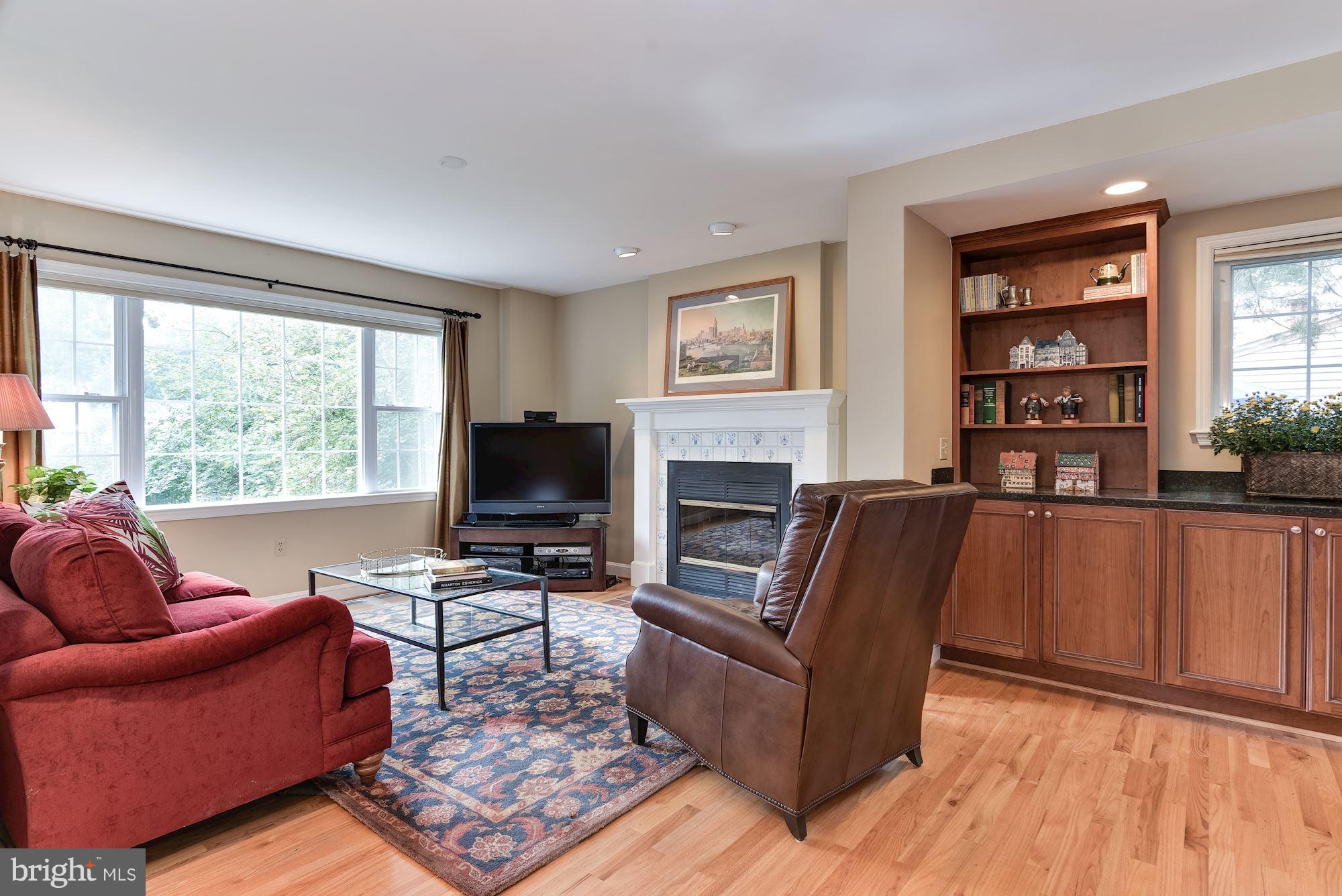 OAKMONT - Residential