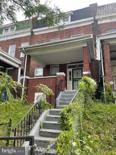 Fire sale  Wont last long.. 
Long term tenant-occupied at $2,200/month with valid licensing and lead certificates in place
Steady income and long-term potential. Tenant pays all utilities. 
We just got rid of the ground rent. 
Renovated a year ago, new HVAC condensers, renovations to include windows, floors etc.  Selling way below appraised value which was 240k. Seller also covering closing cost for buyer (save cash). 
Conveniently situated near local amenities, schools, parks, and major commuter routes, this property combines reliable rental income with a sought-after location. Whether you’re expanding your portfolio or entering the Baltimore investment market, this townhouse is a smart choice.
Starting showings 10/10/25