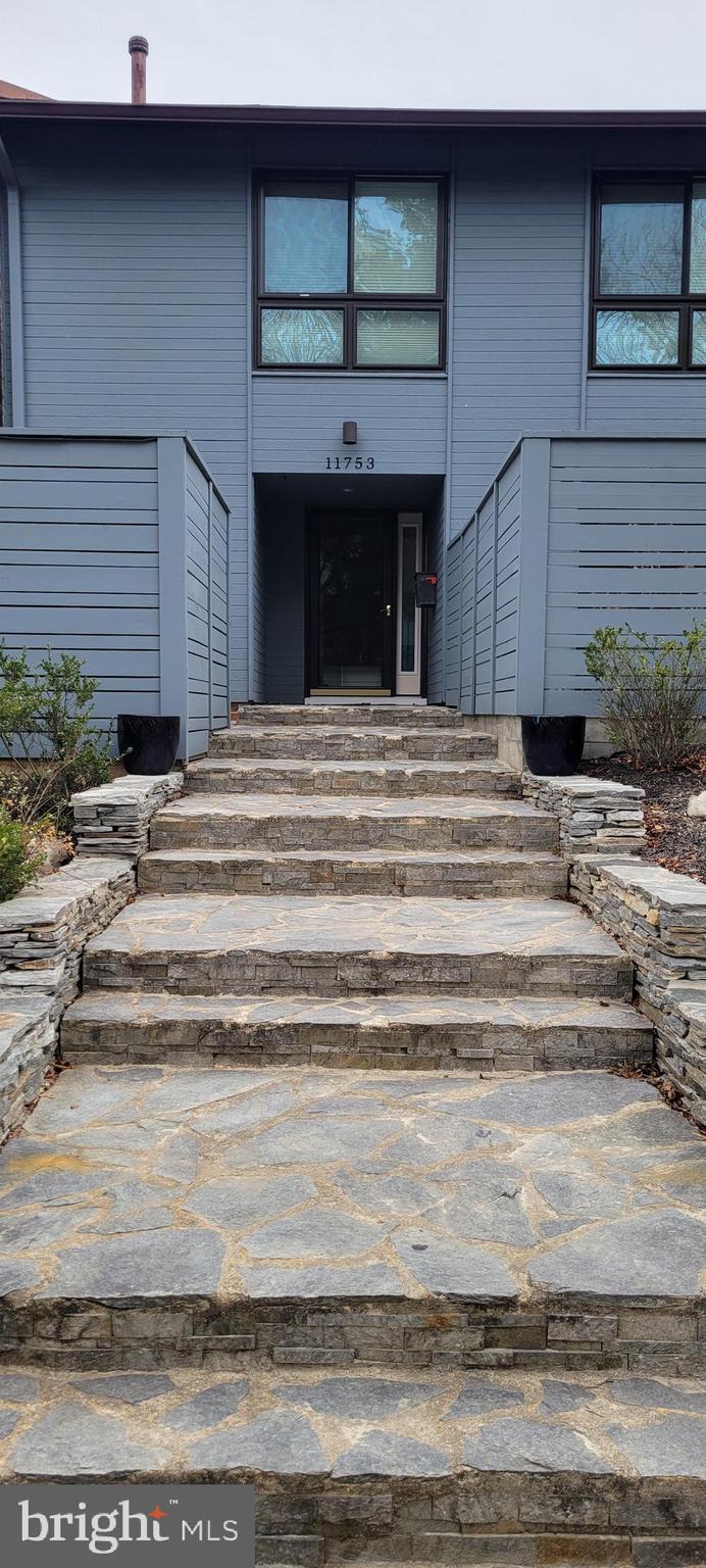 RESTON - Residential