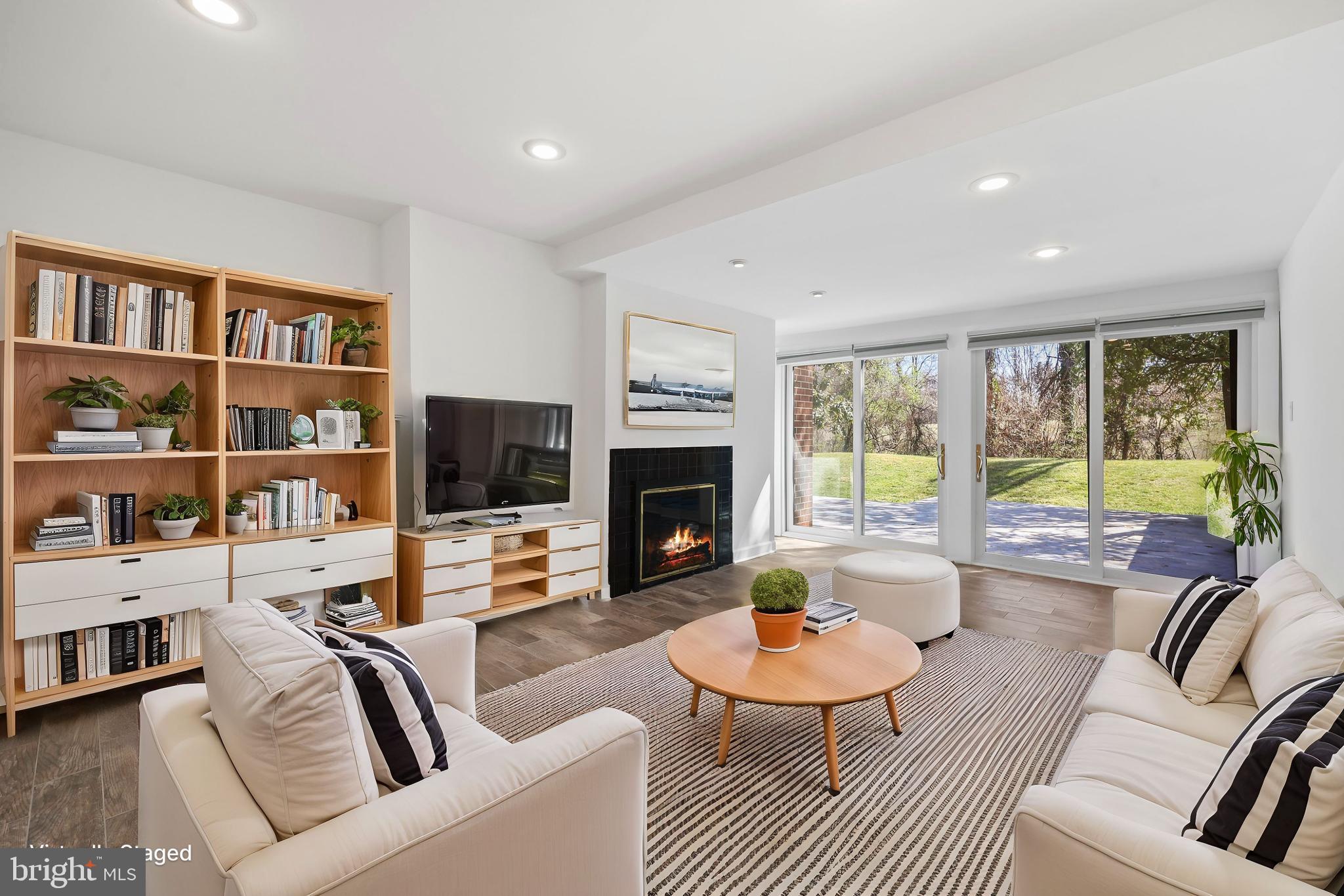 RESTON - Residential