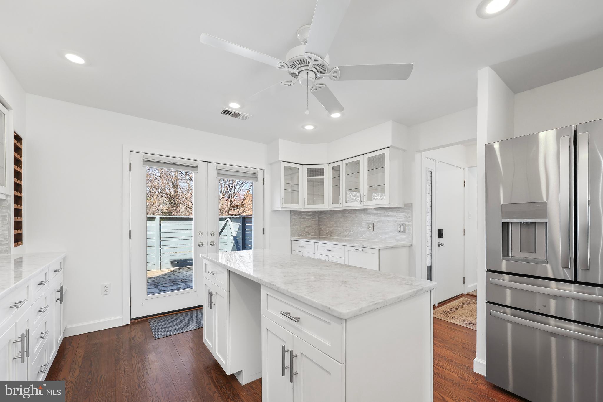 RESTON - Residential