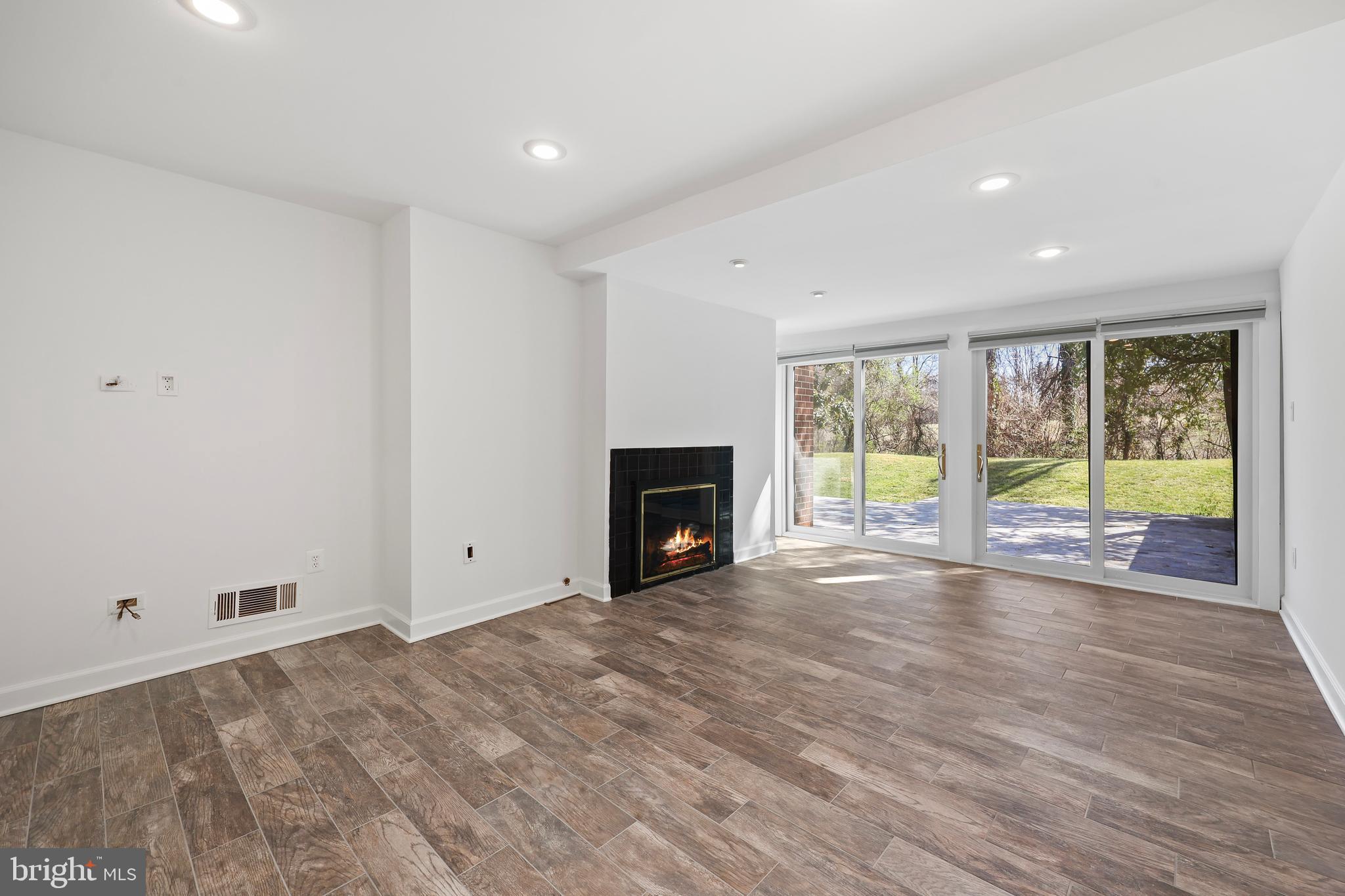 RESTON - Residential