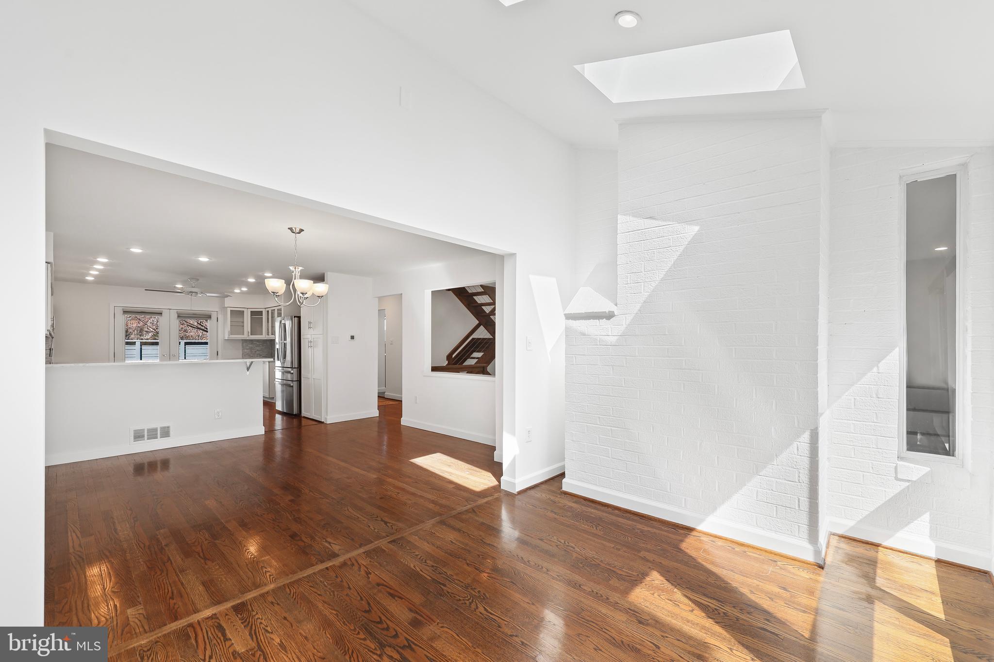 RESTON - Residential