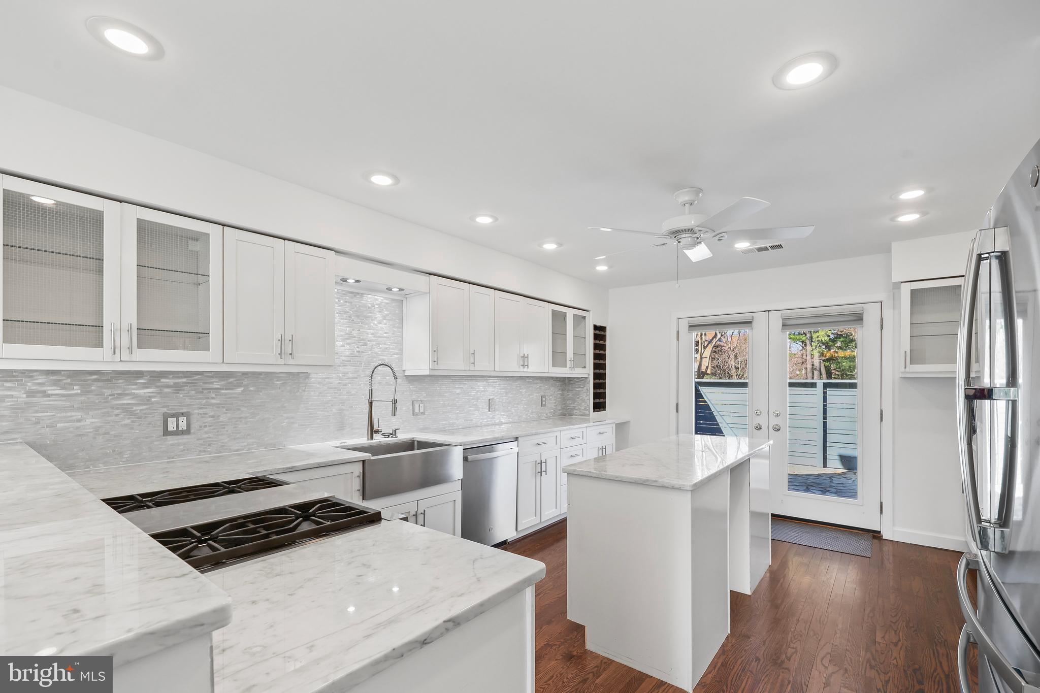 RESTON - Residential