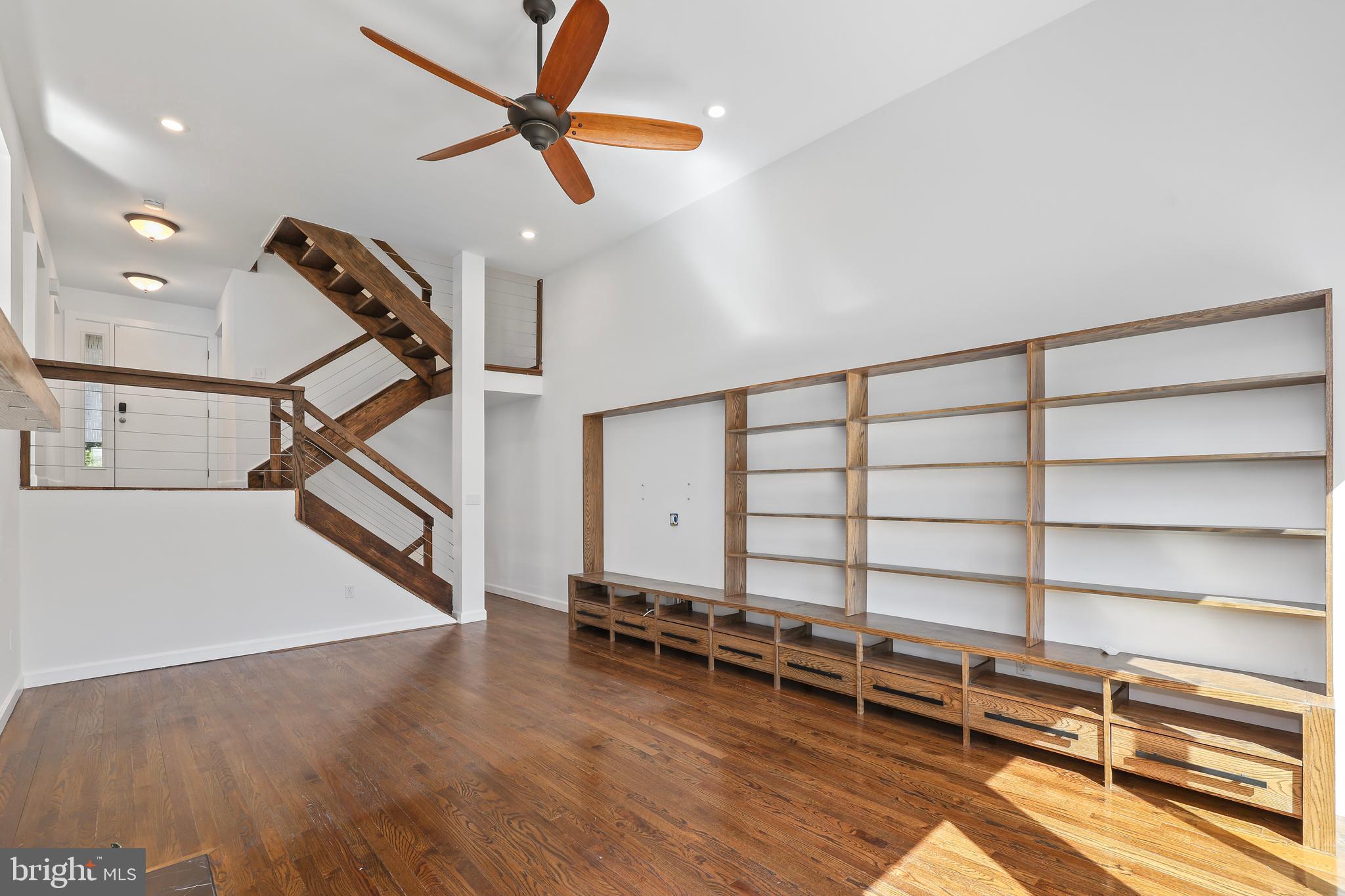 RESTON - Residential