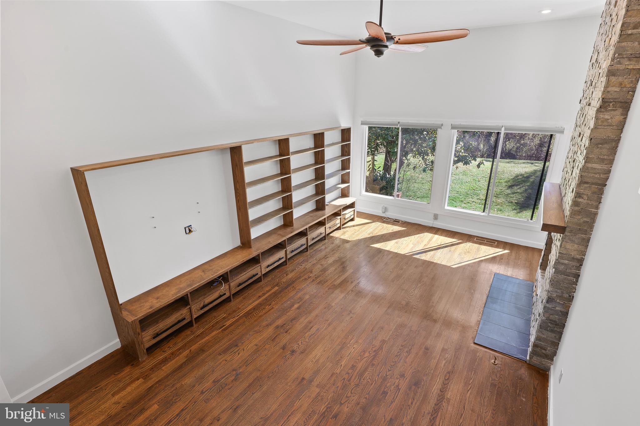 RESTON - Residential