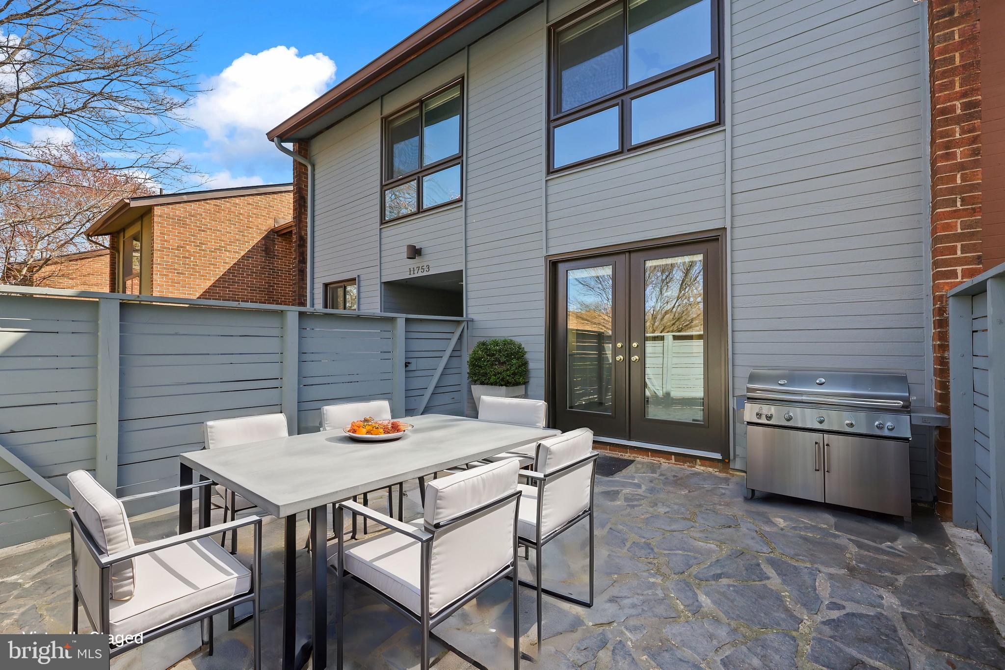 RESTON - Residential