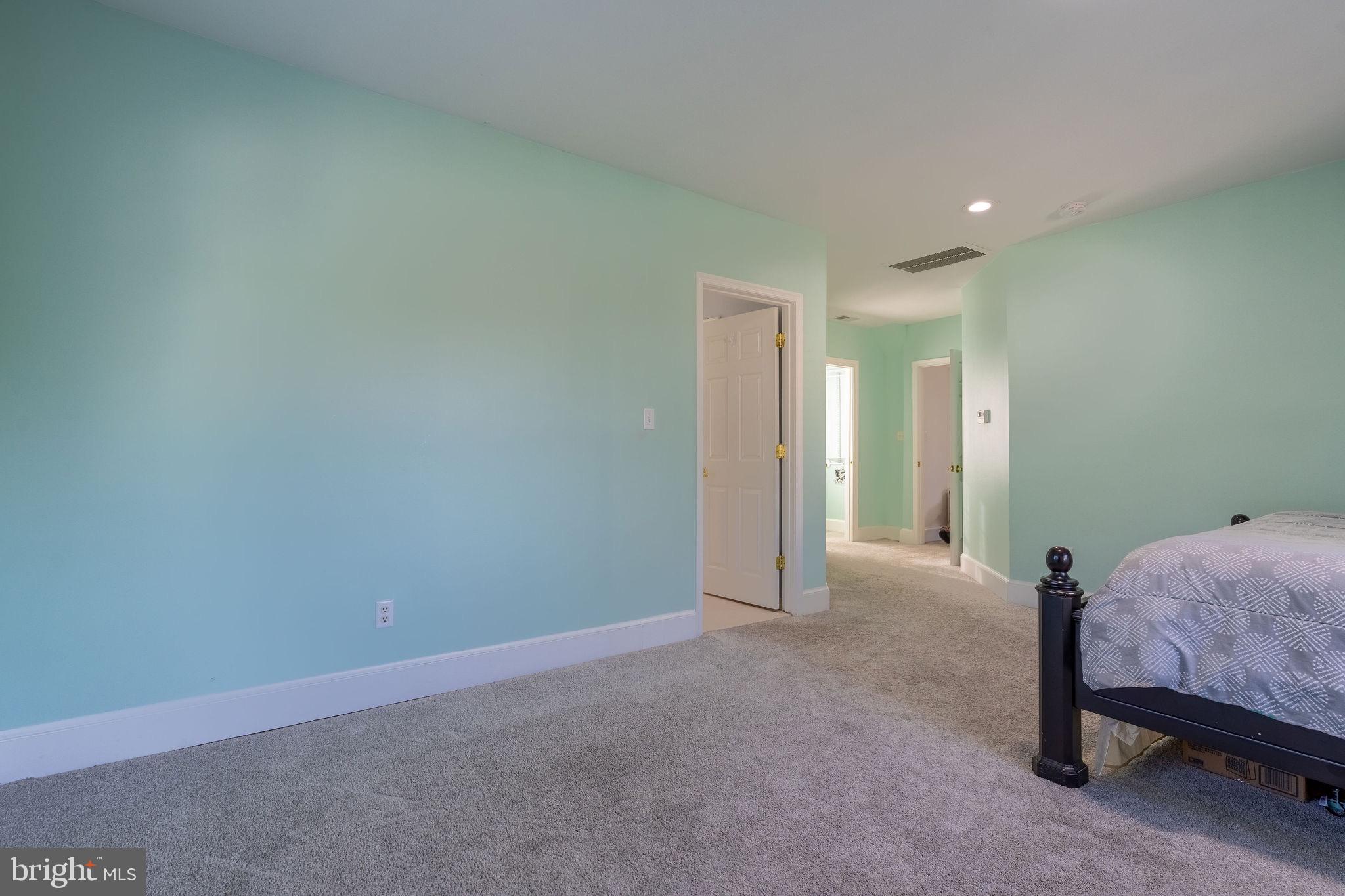 DAMASCUS OUTSIDE - Residential