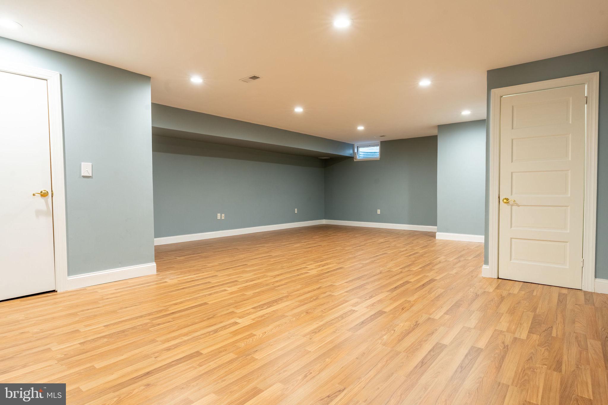 DAMASCUS OUTSIDE - Residential