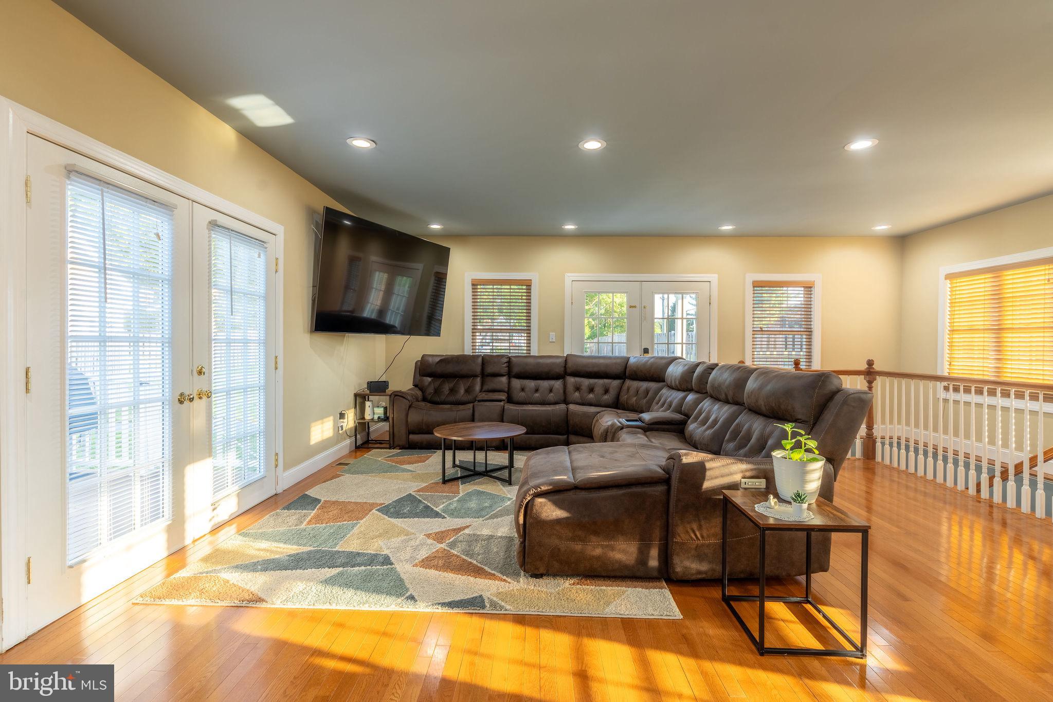 DAMASCUS OUTSIDE - Residential