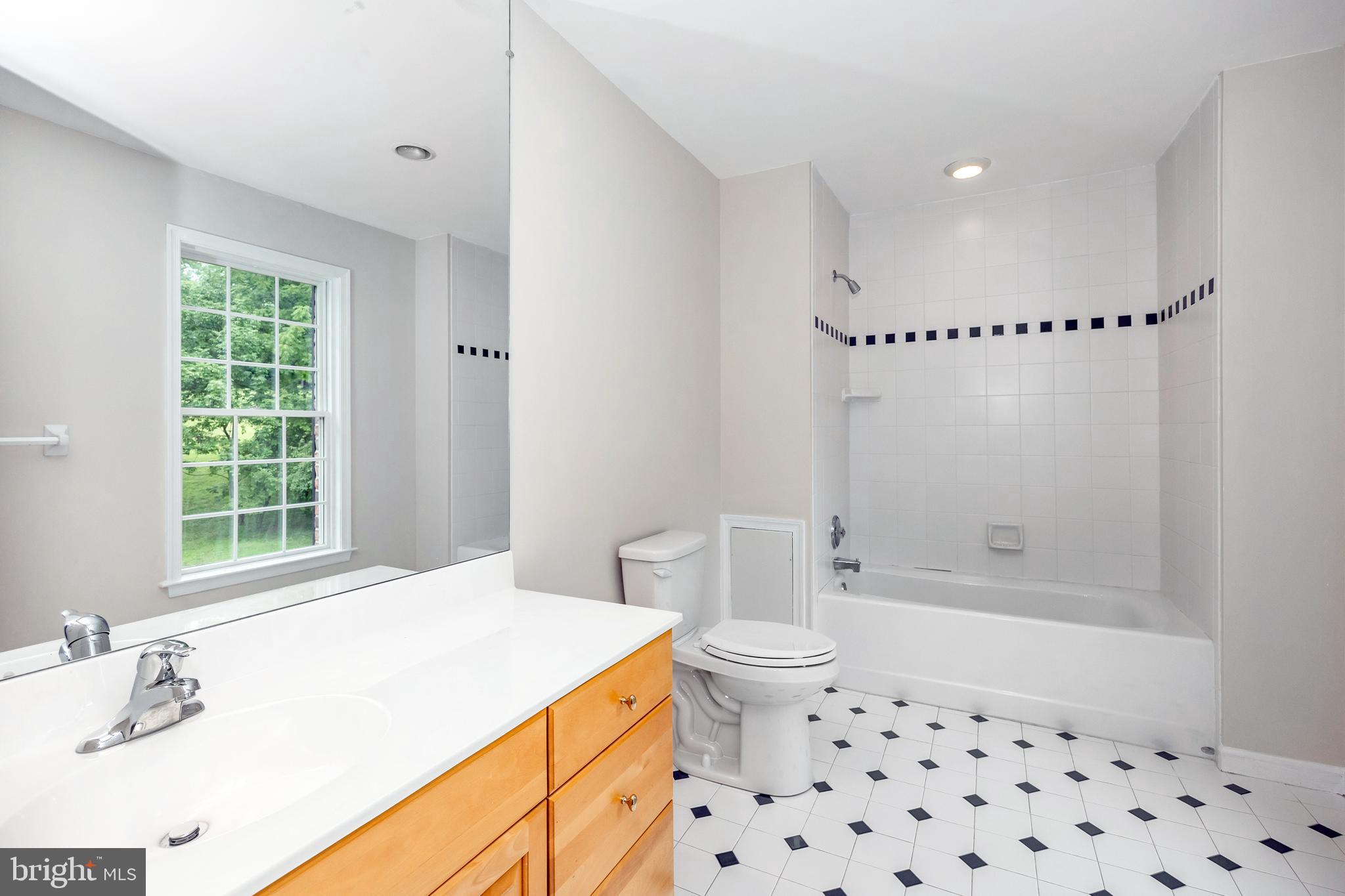 STURBRIDGE - Residential