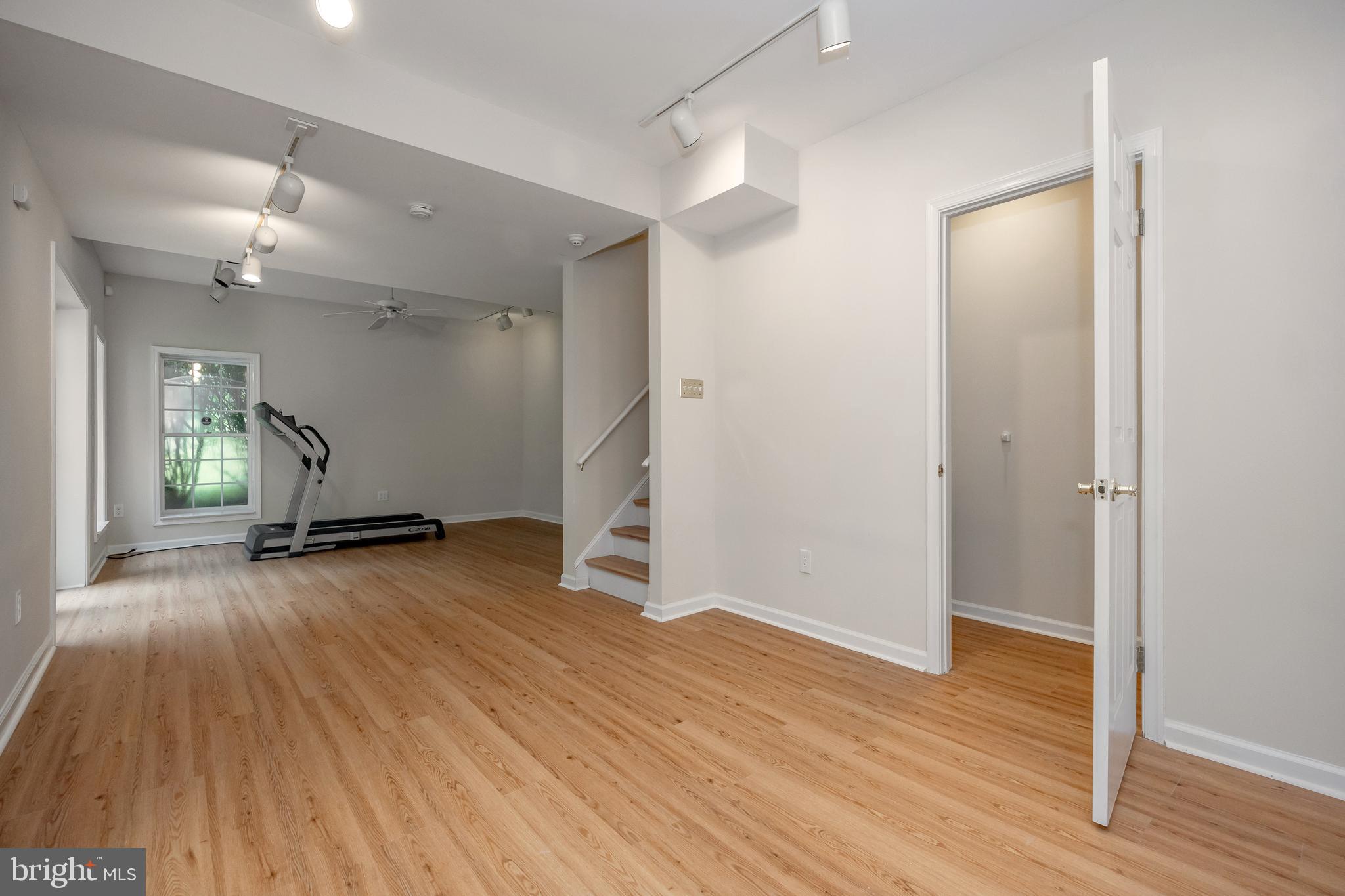 STURBRIDGE - Residential