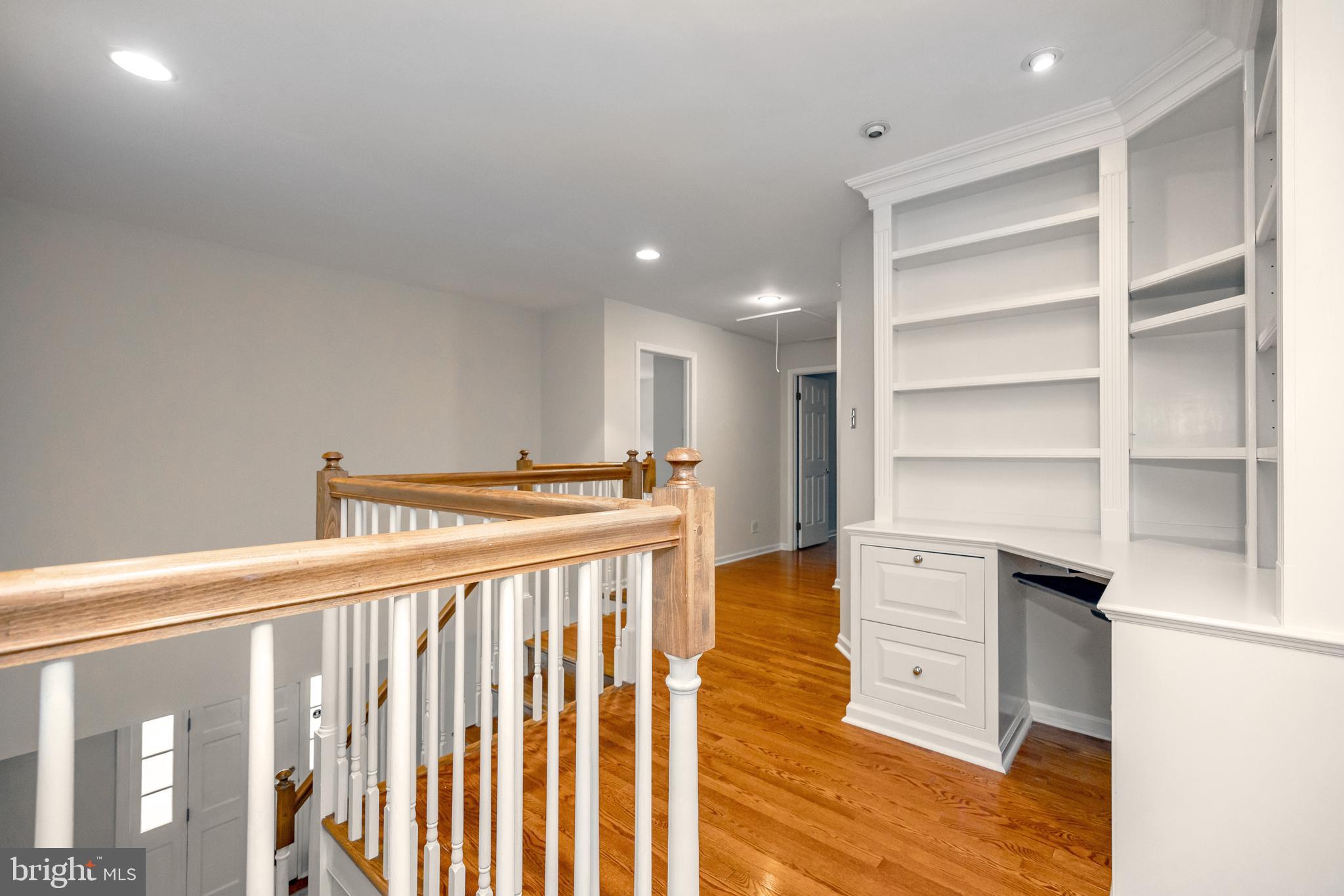 STURBRIDGE - Residential