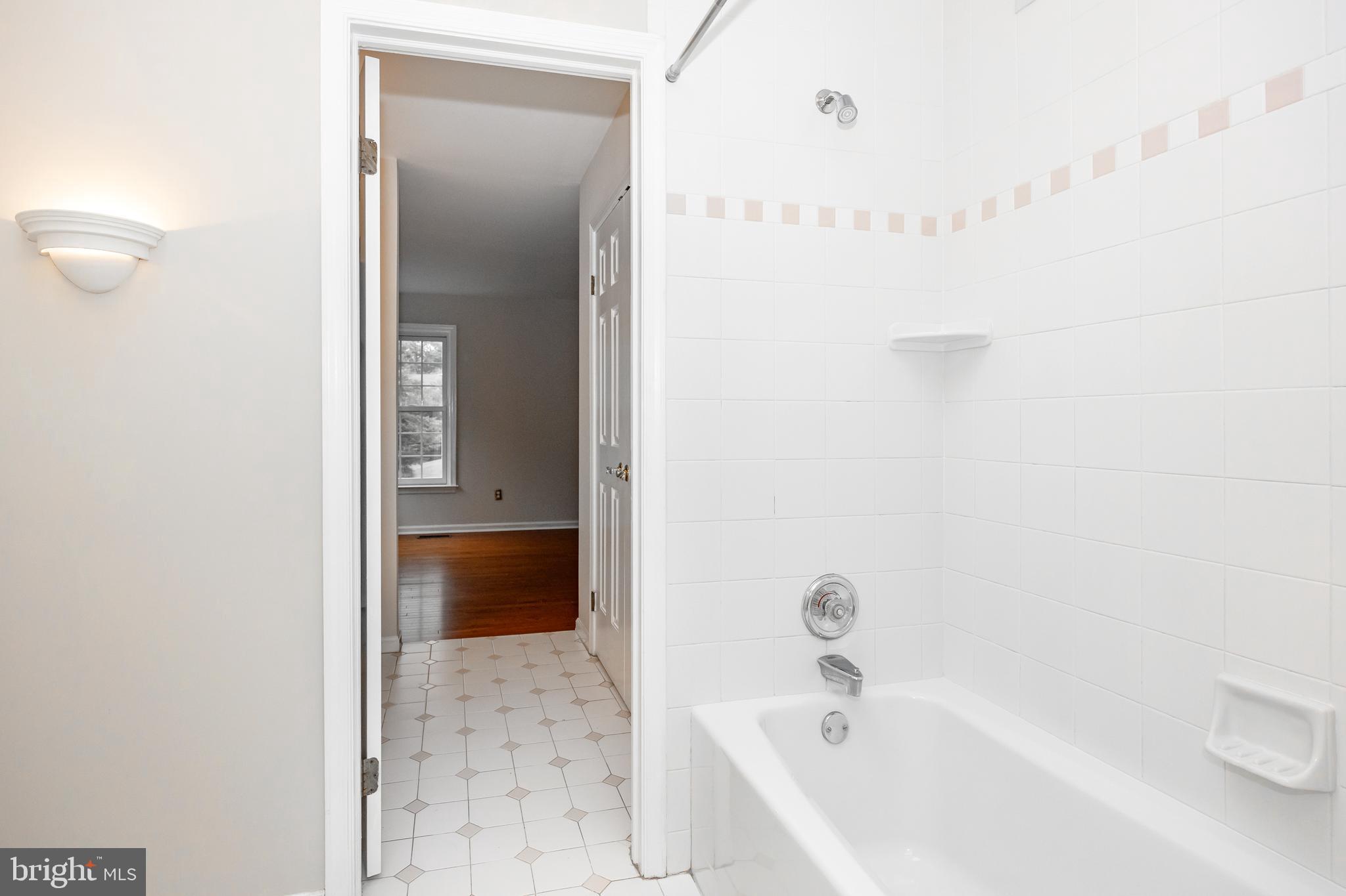 STURBRIDGE - Residential