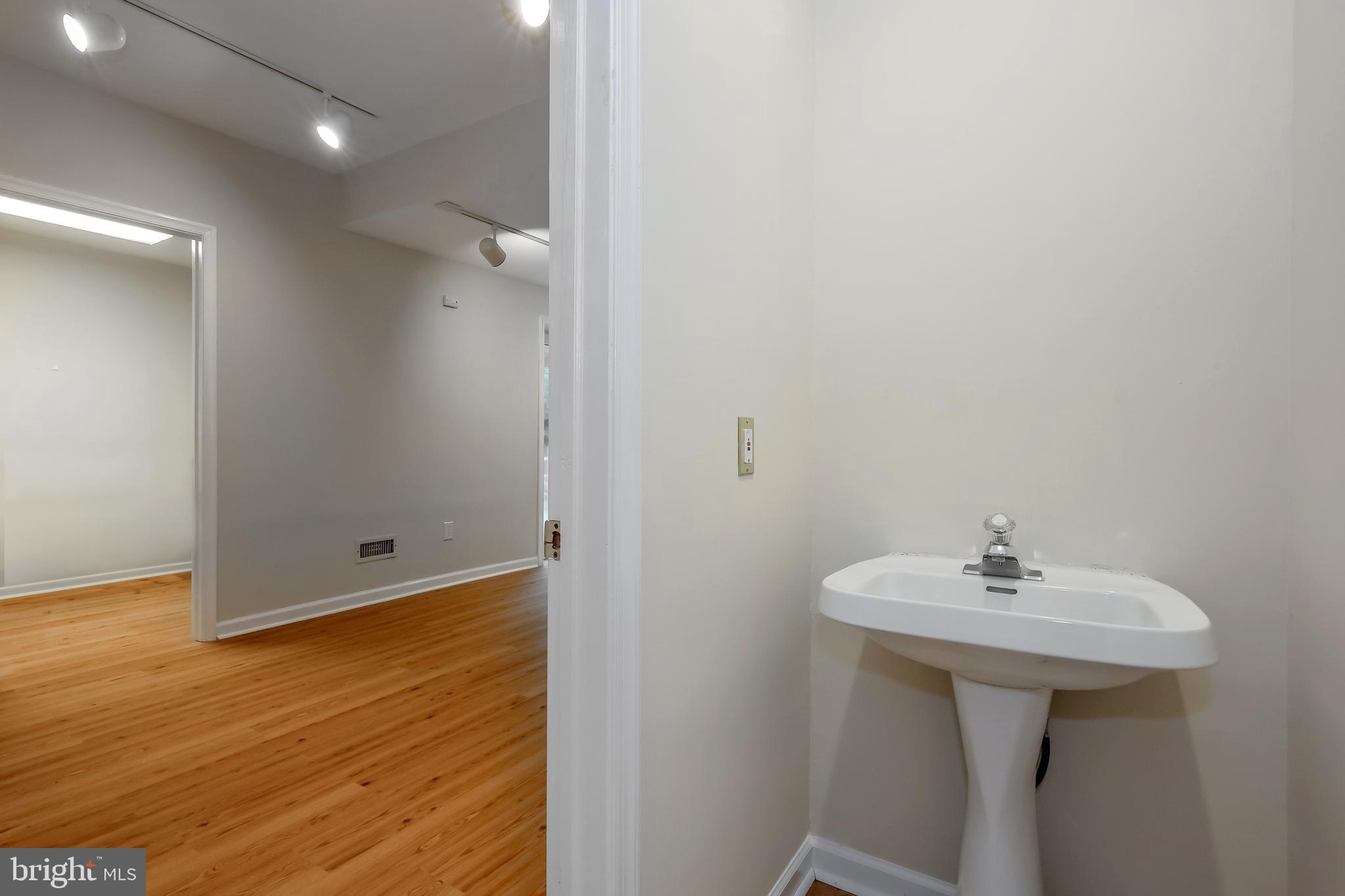 STURBRIDGE - Residential