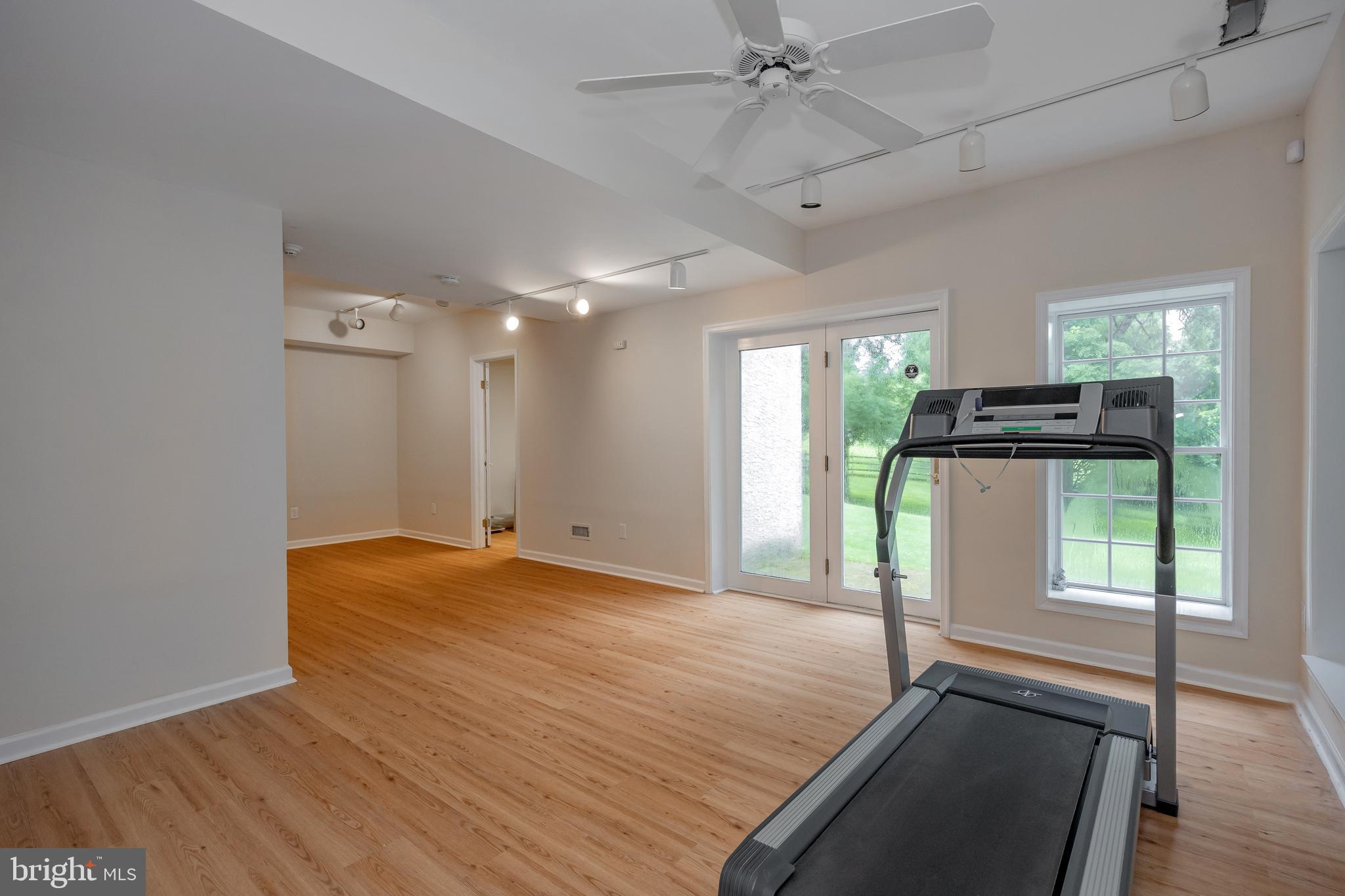 STURBRIDGE - Residential