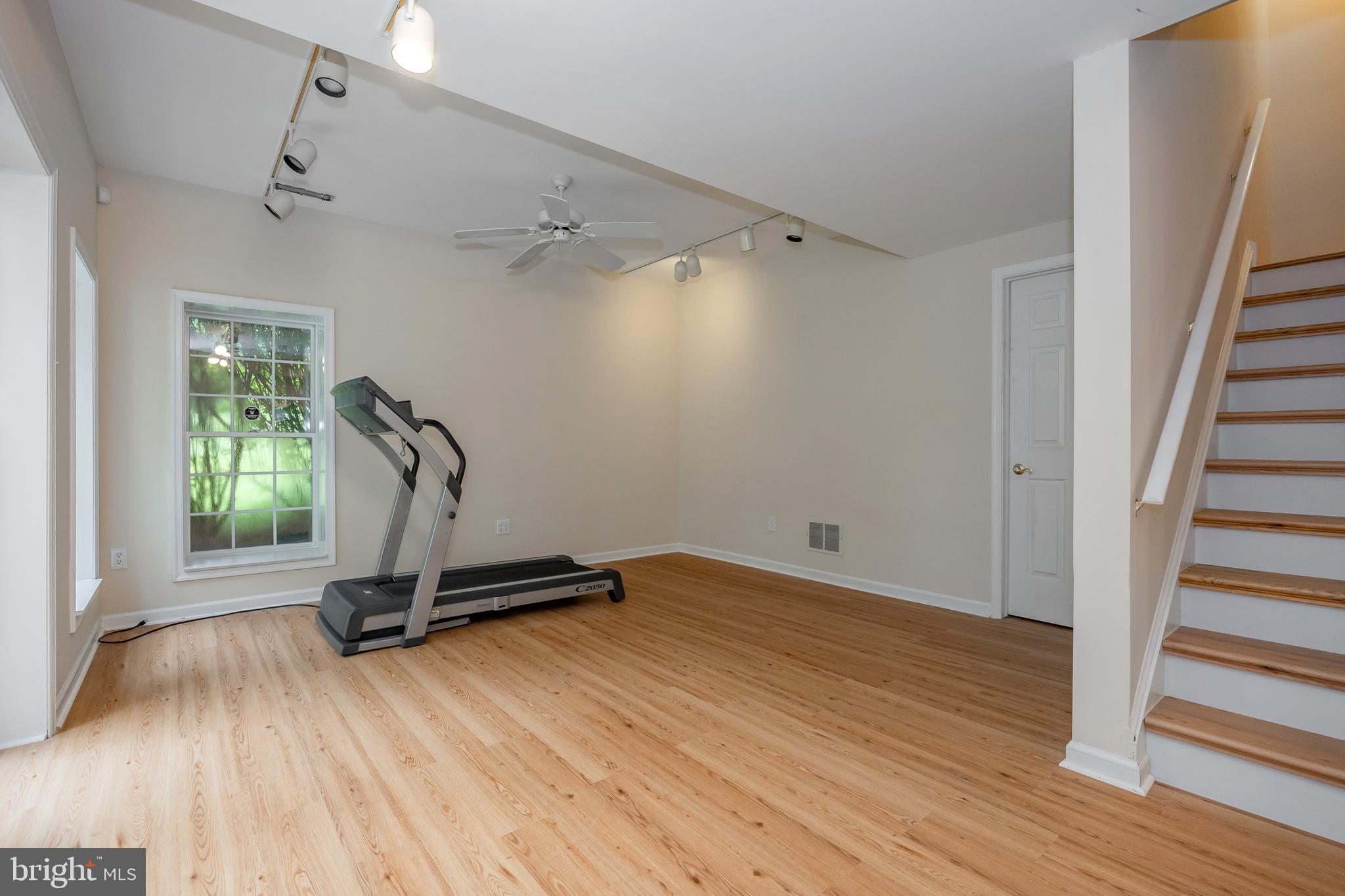 STURBRIDGE - Residential