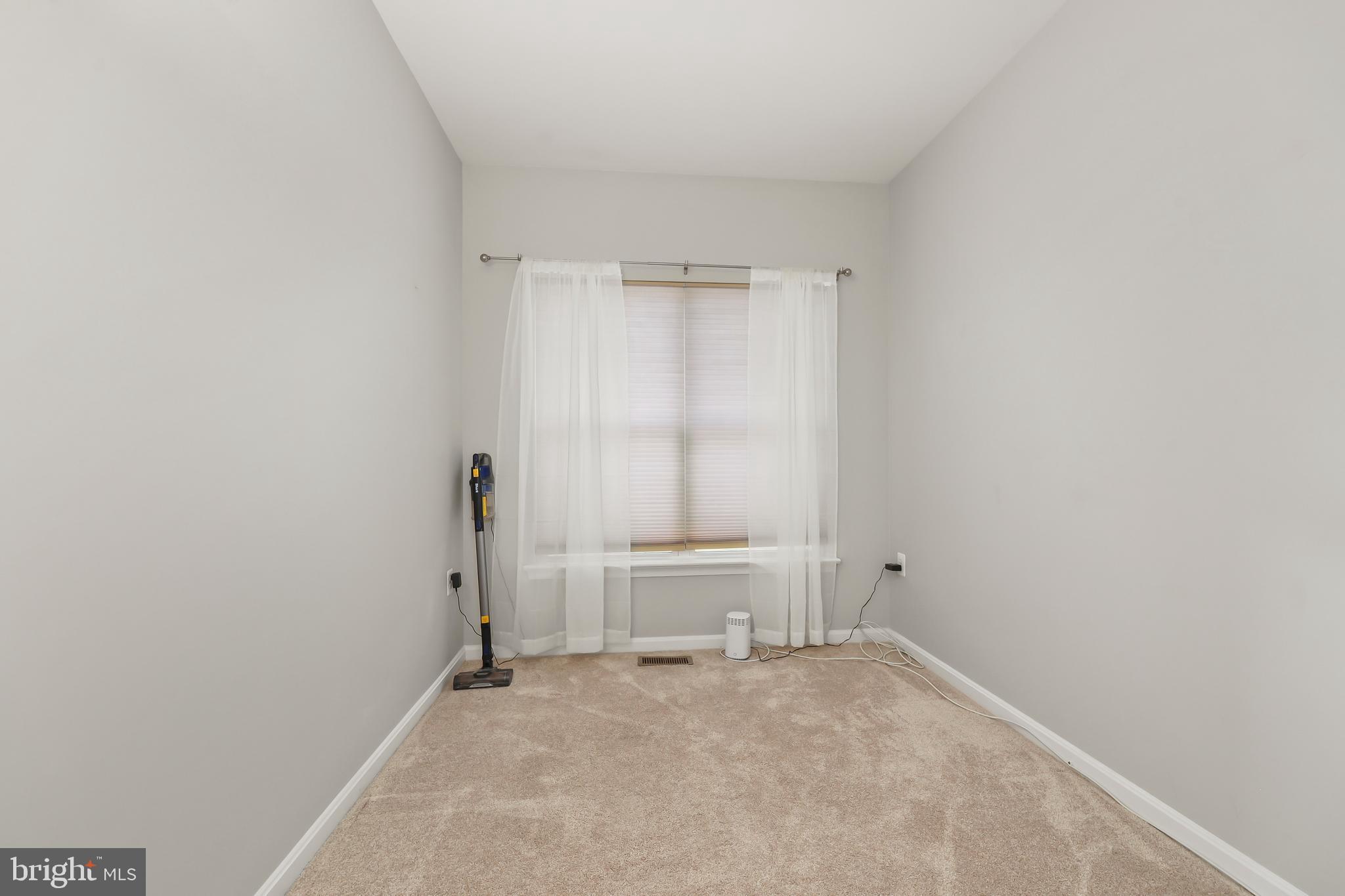 ROUND HILL - Residential