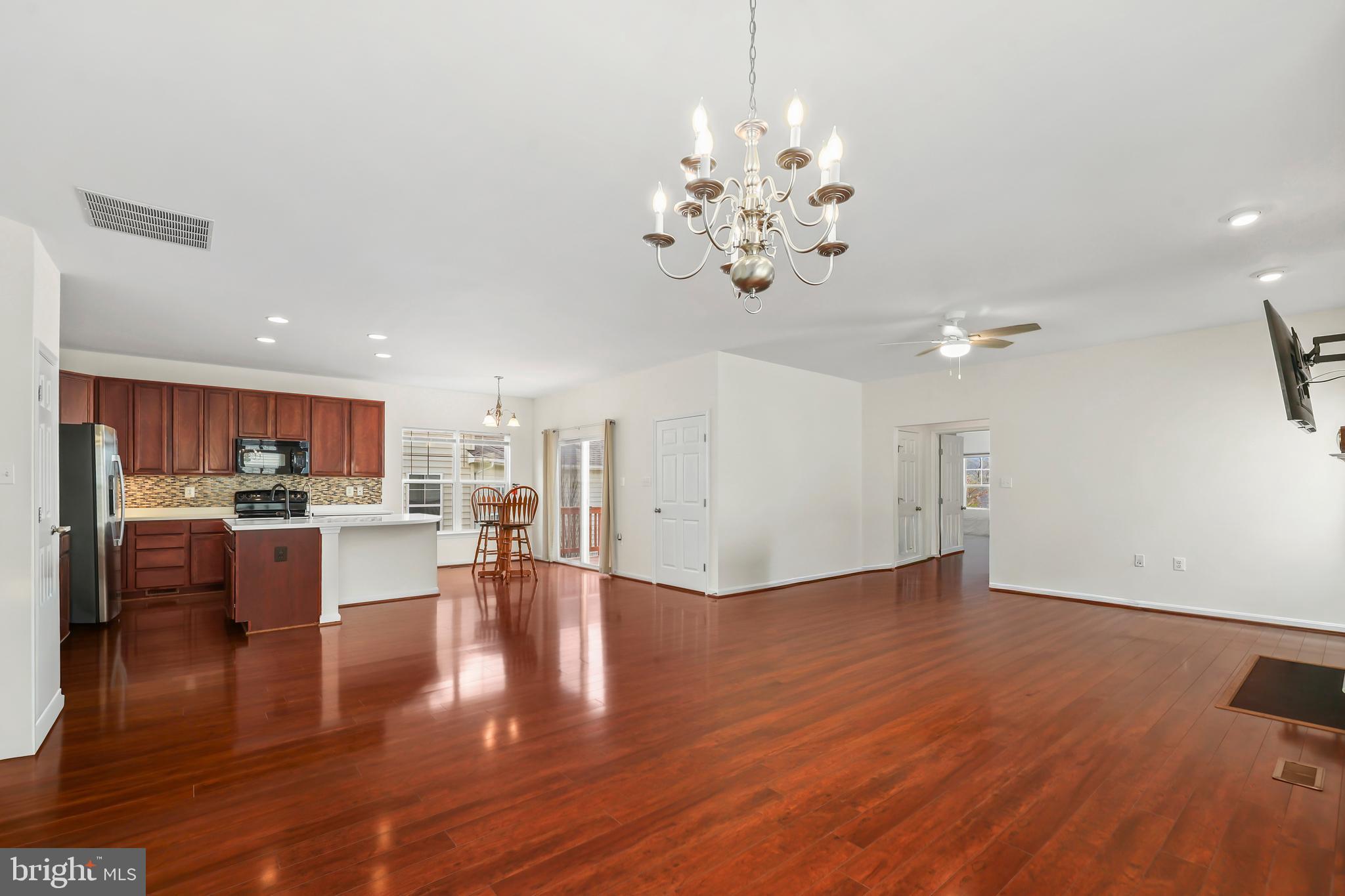 ROUND HILL - Residential