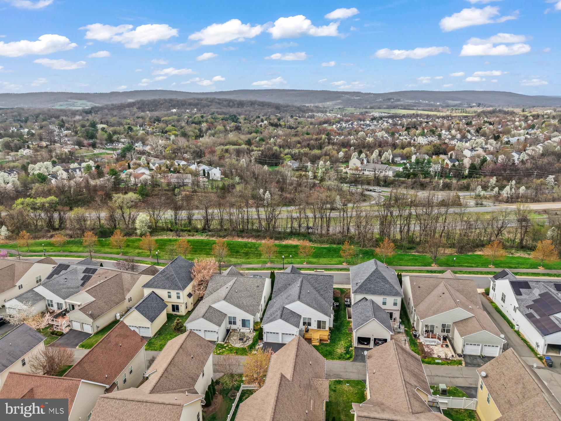 ROUND HILL - Residential