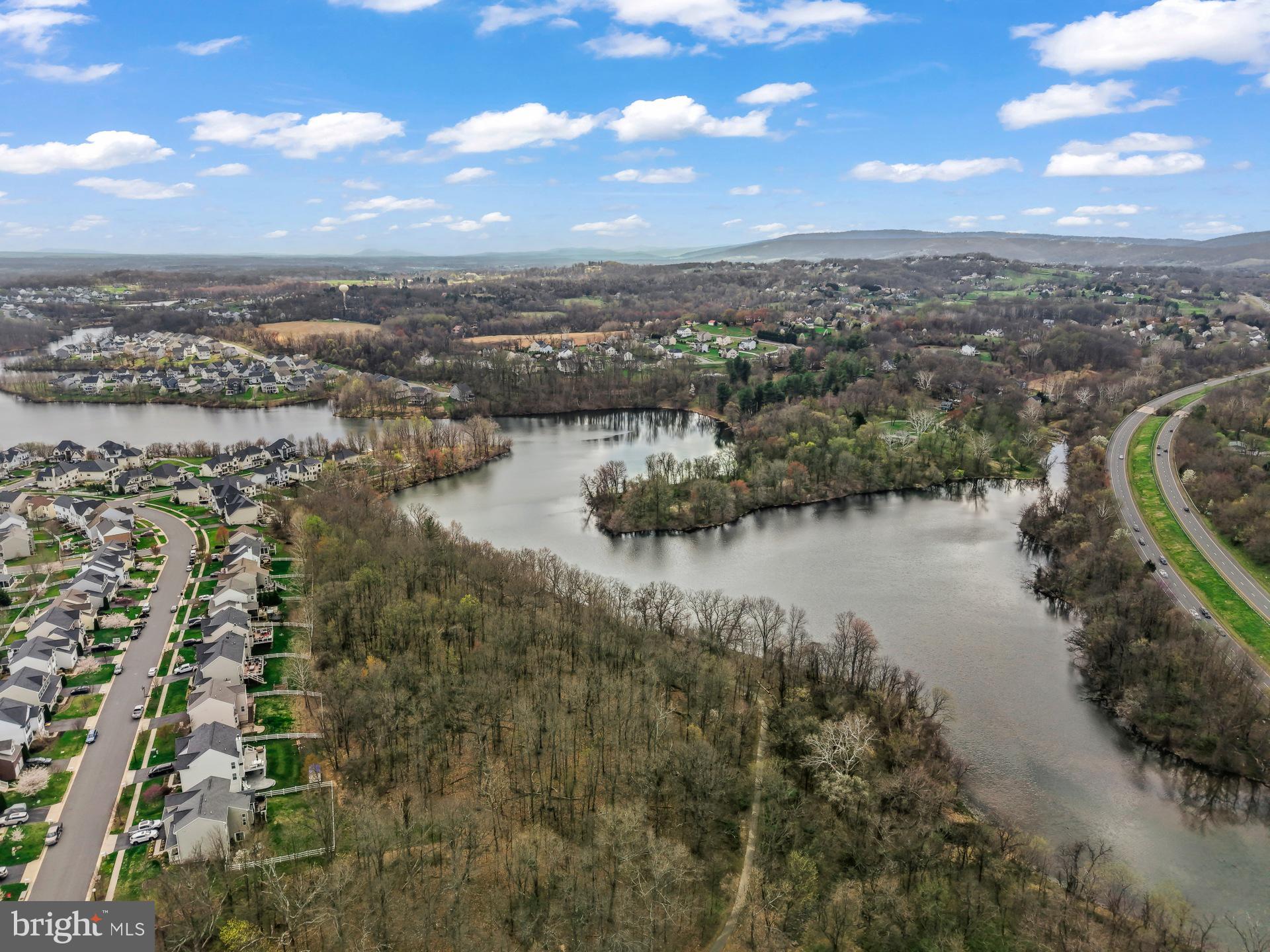 ROUND HILL - Residential