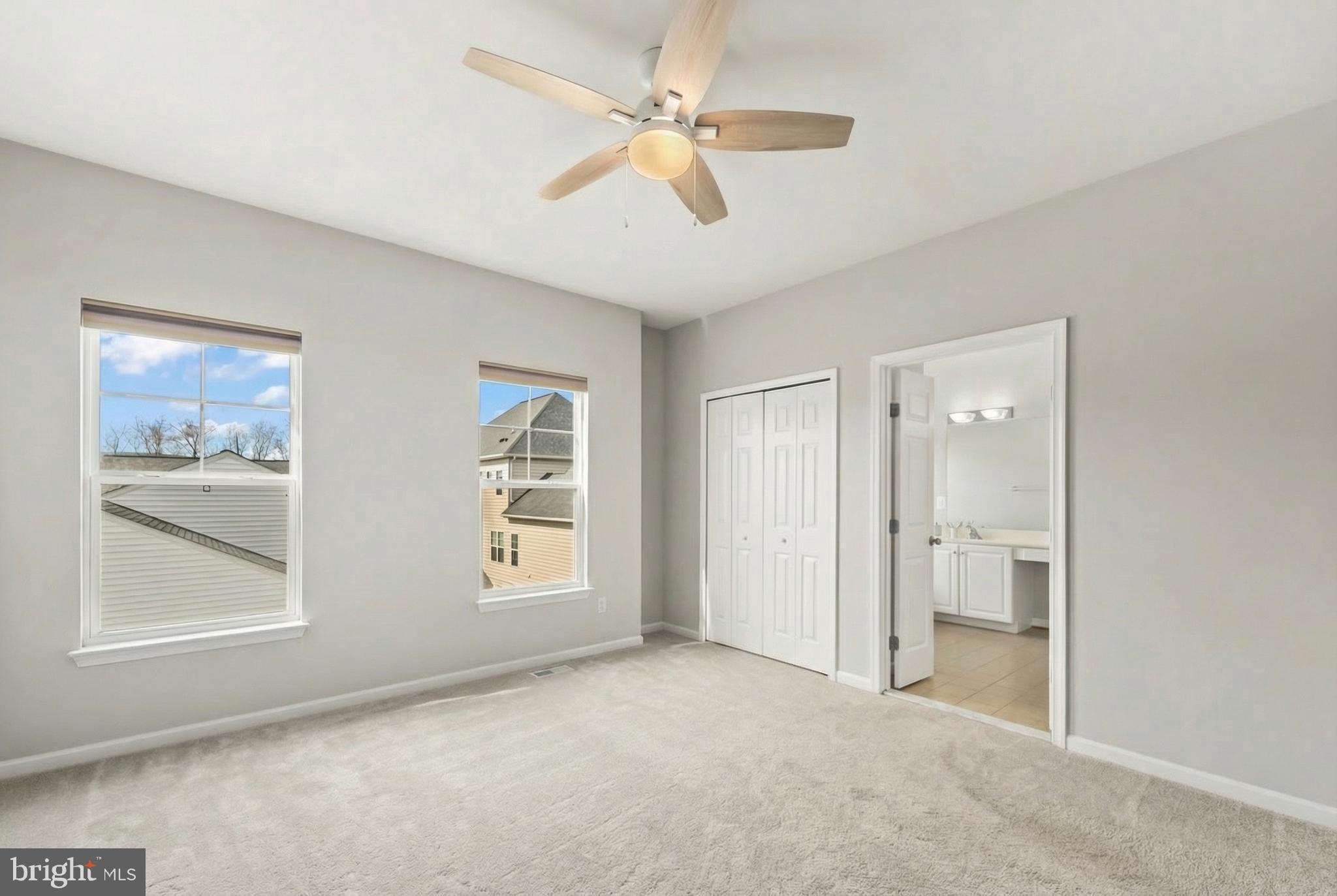 ROUND HILL - Residential