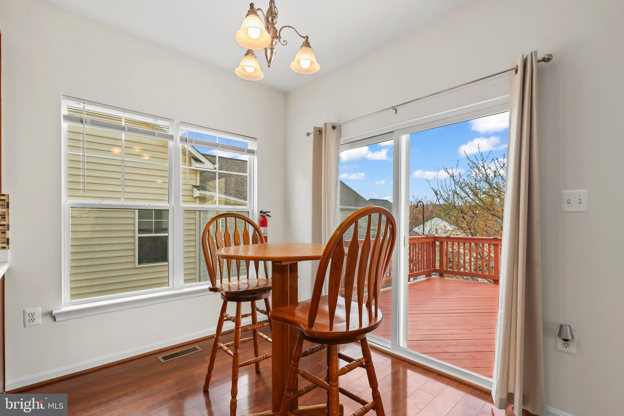 ROUND HILL - Residential