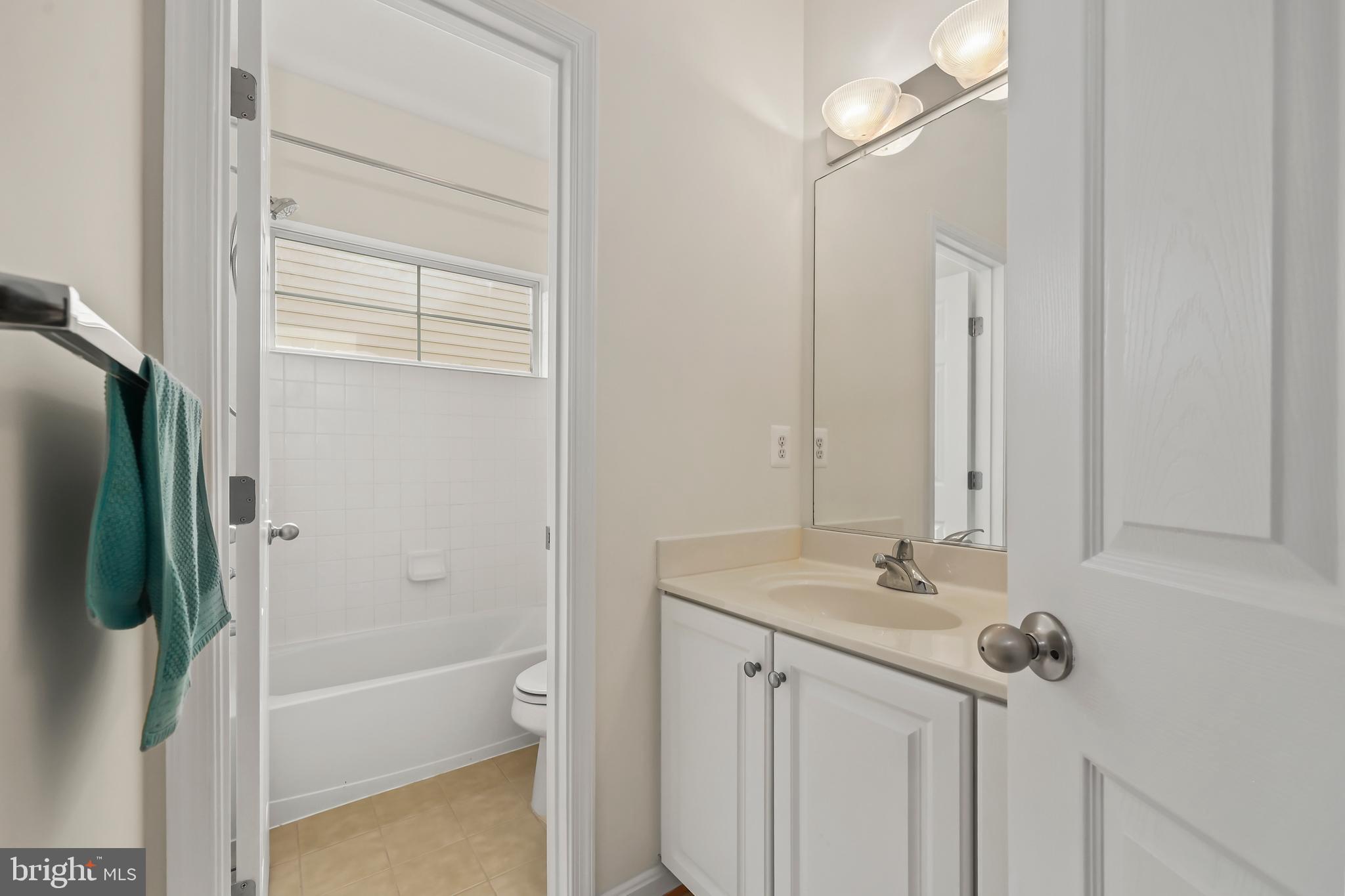 ROUND HILL - Residential