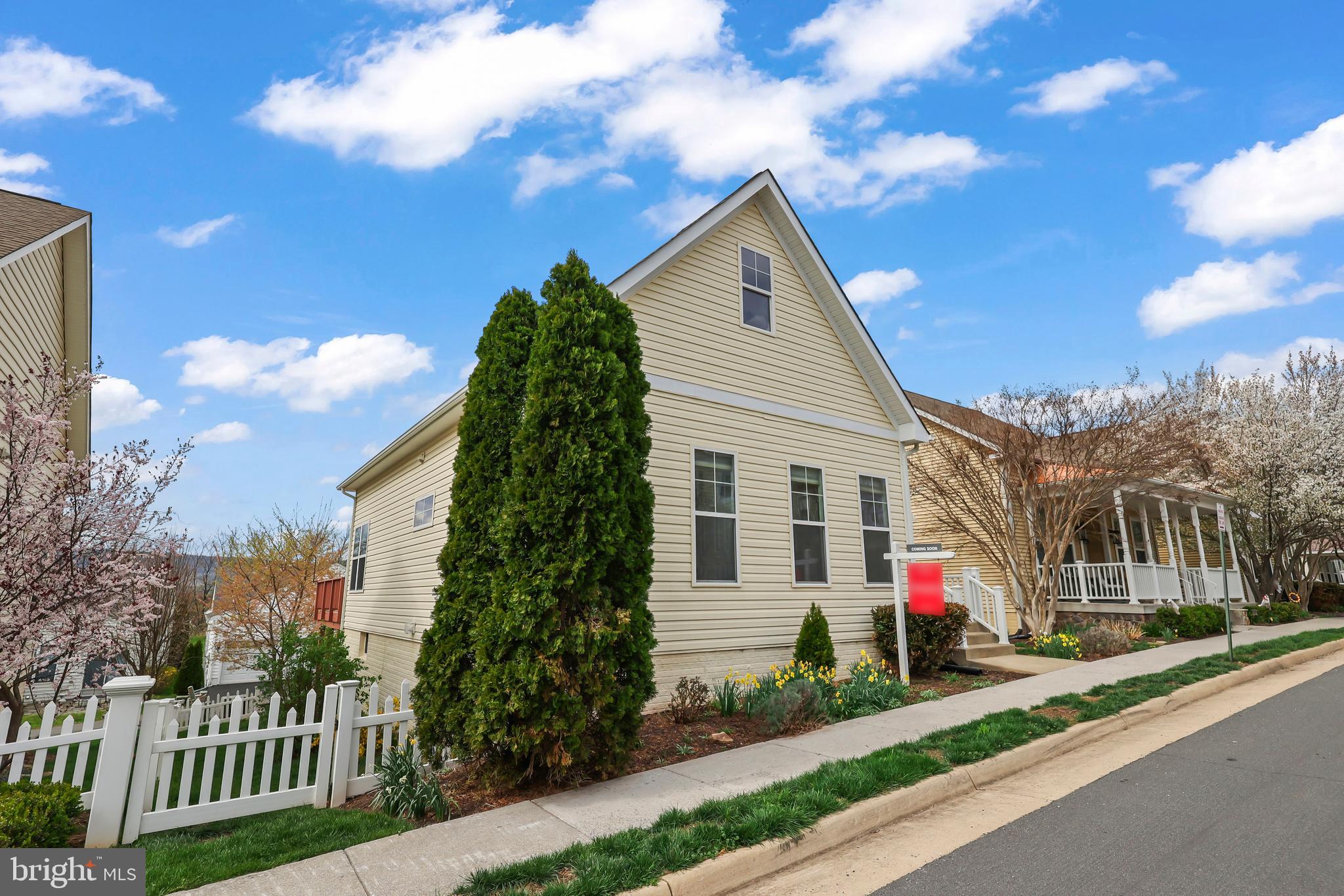 ROUND HILL - Residential