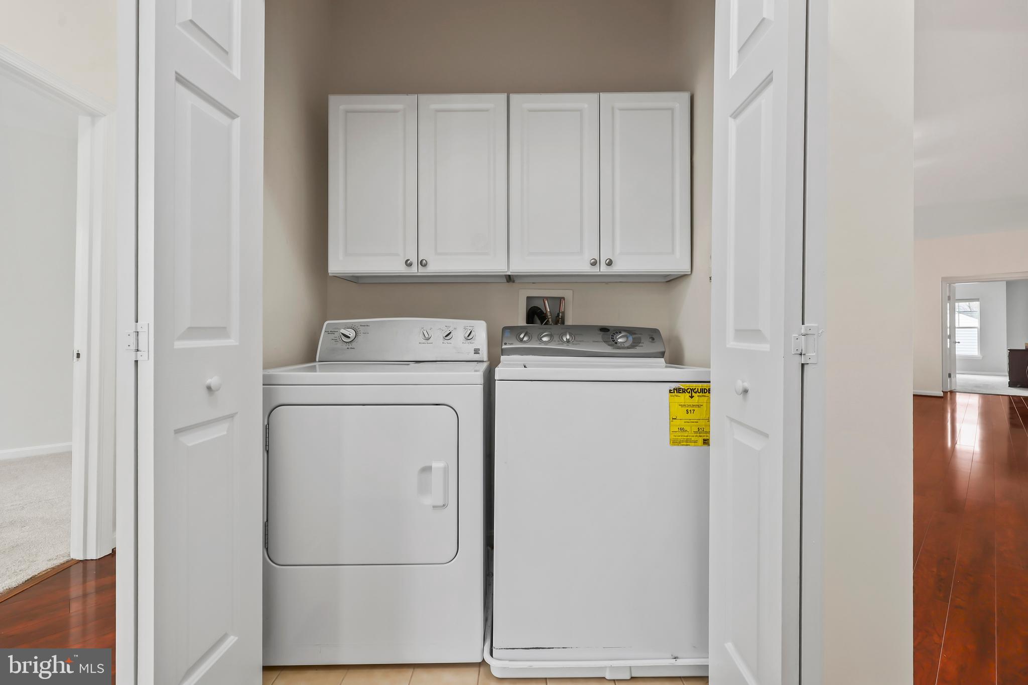 ROUND HILL - Residential