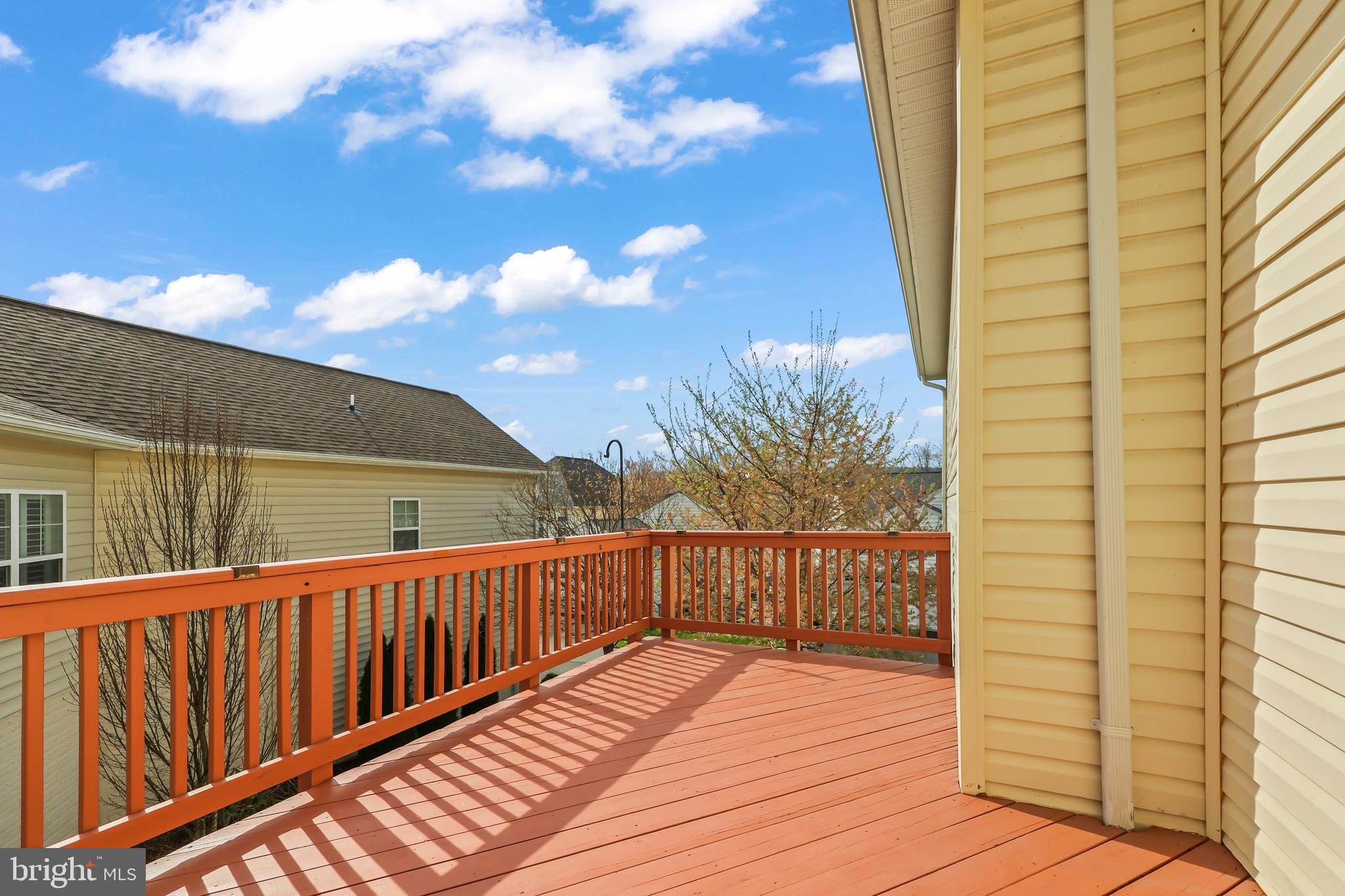 ROUND HILL - Residential