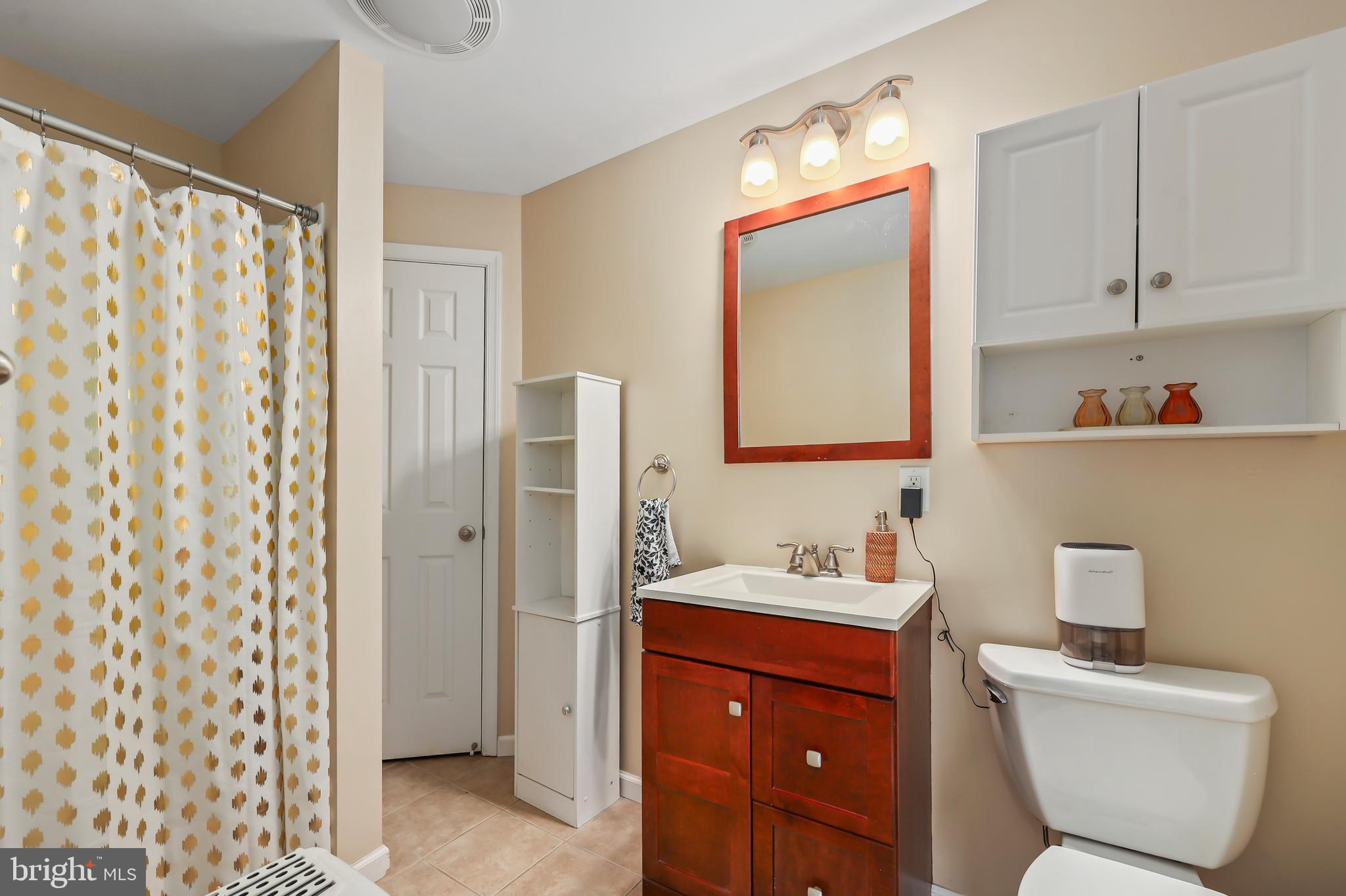 ROUND HILL - Residential