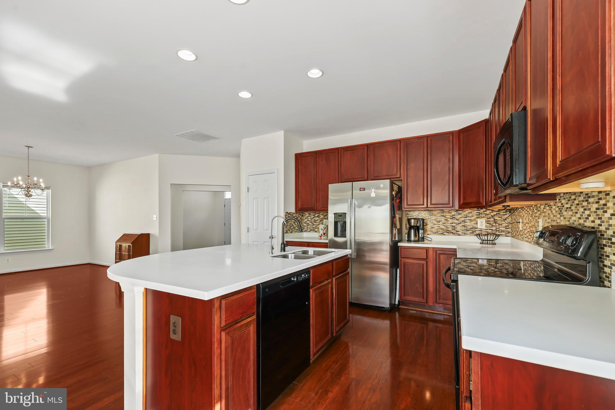 ROUND HILL - Residential